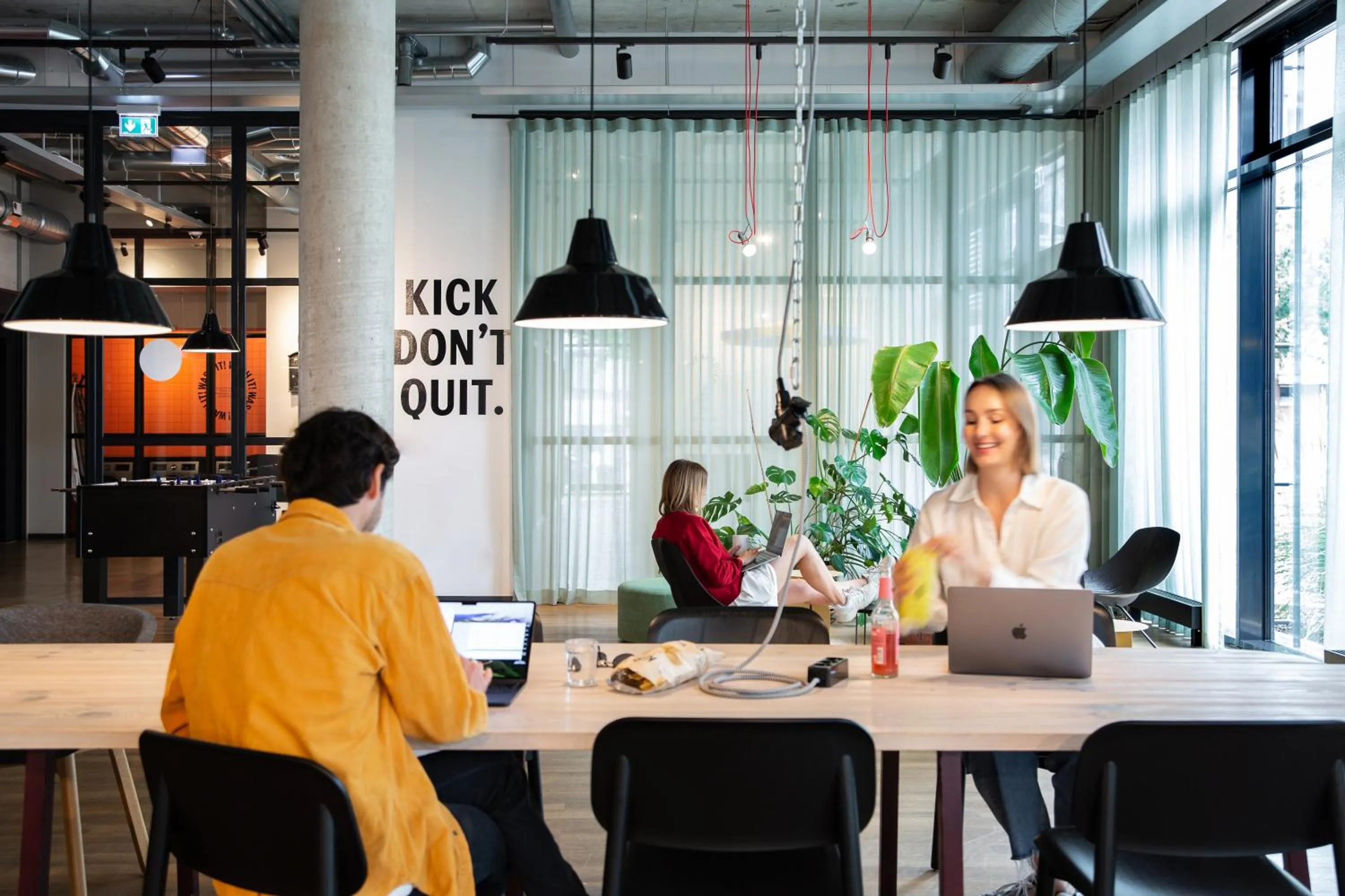 People in STAYERY Bielefeld Hauptbahnhof