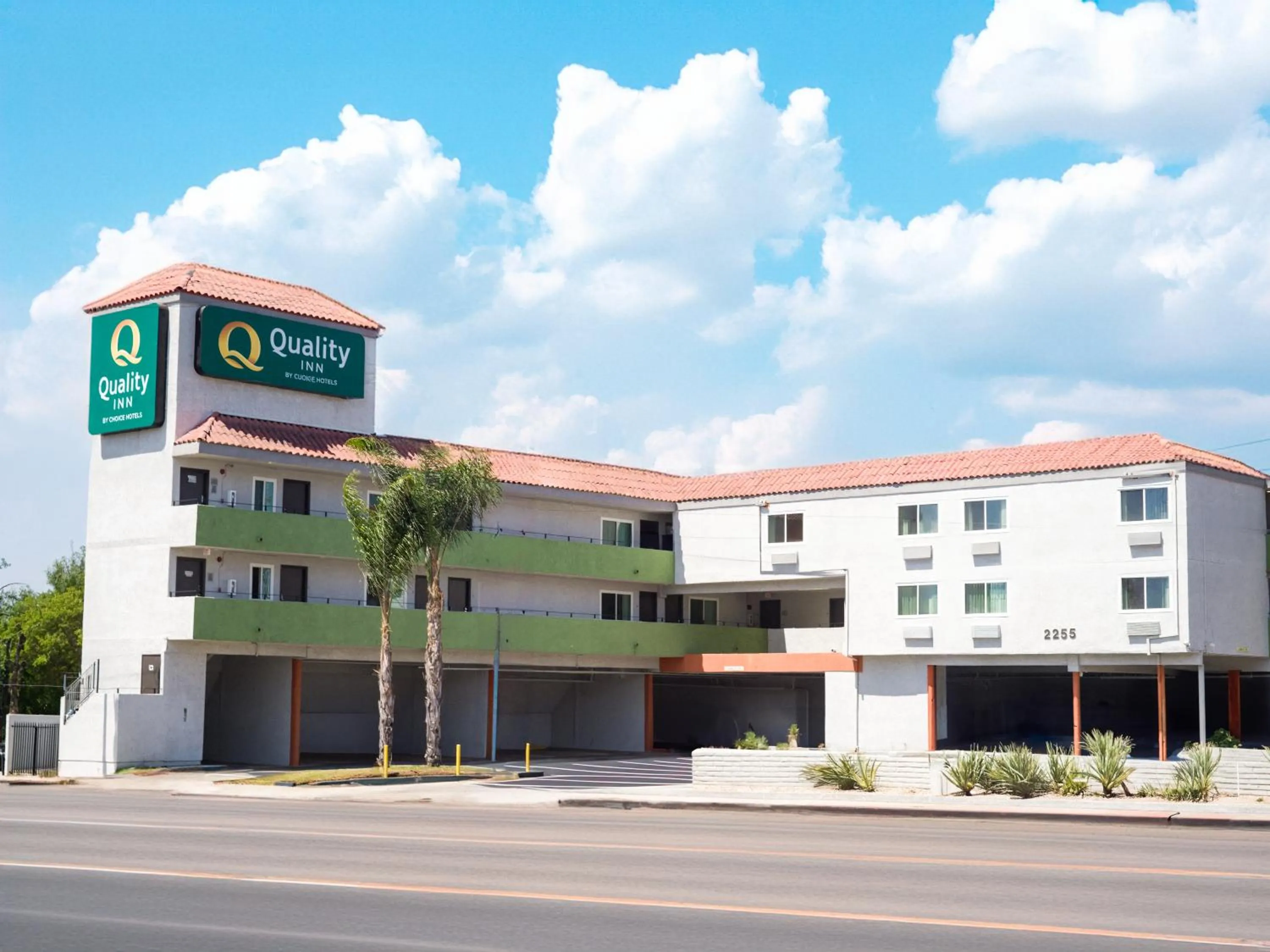 Property building in Quality Inn Burbank Airport