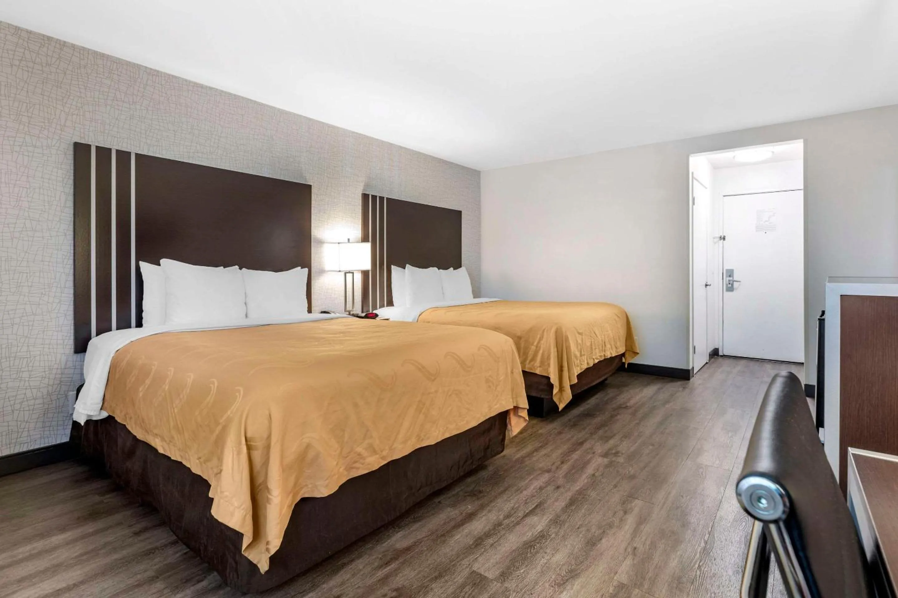 Bedroom, Bed in Quality Inn Burbank Airport