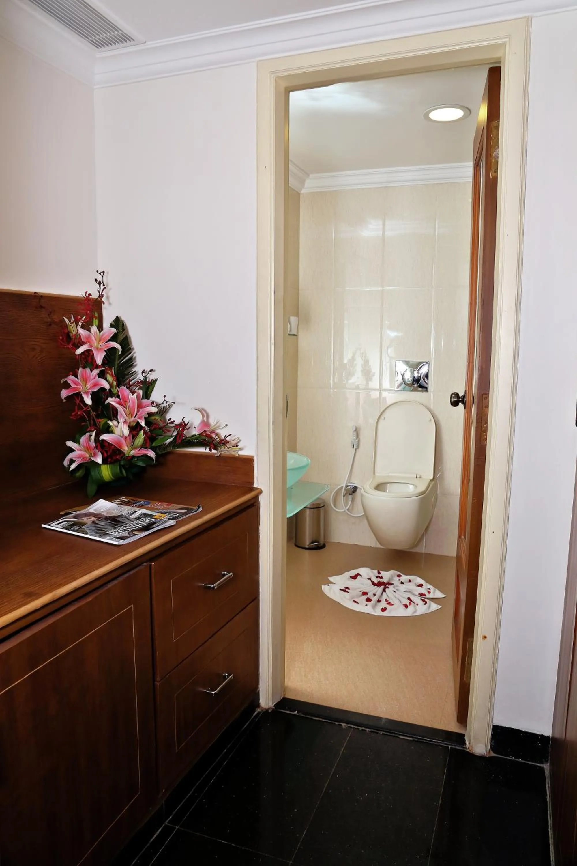 Bathroom in Gokulam Park Hotel & Convention Centre