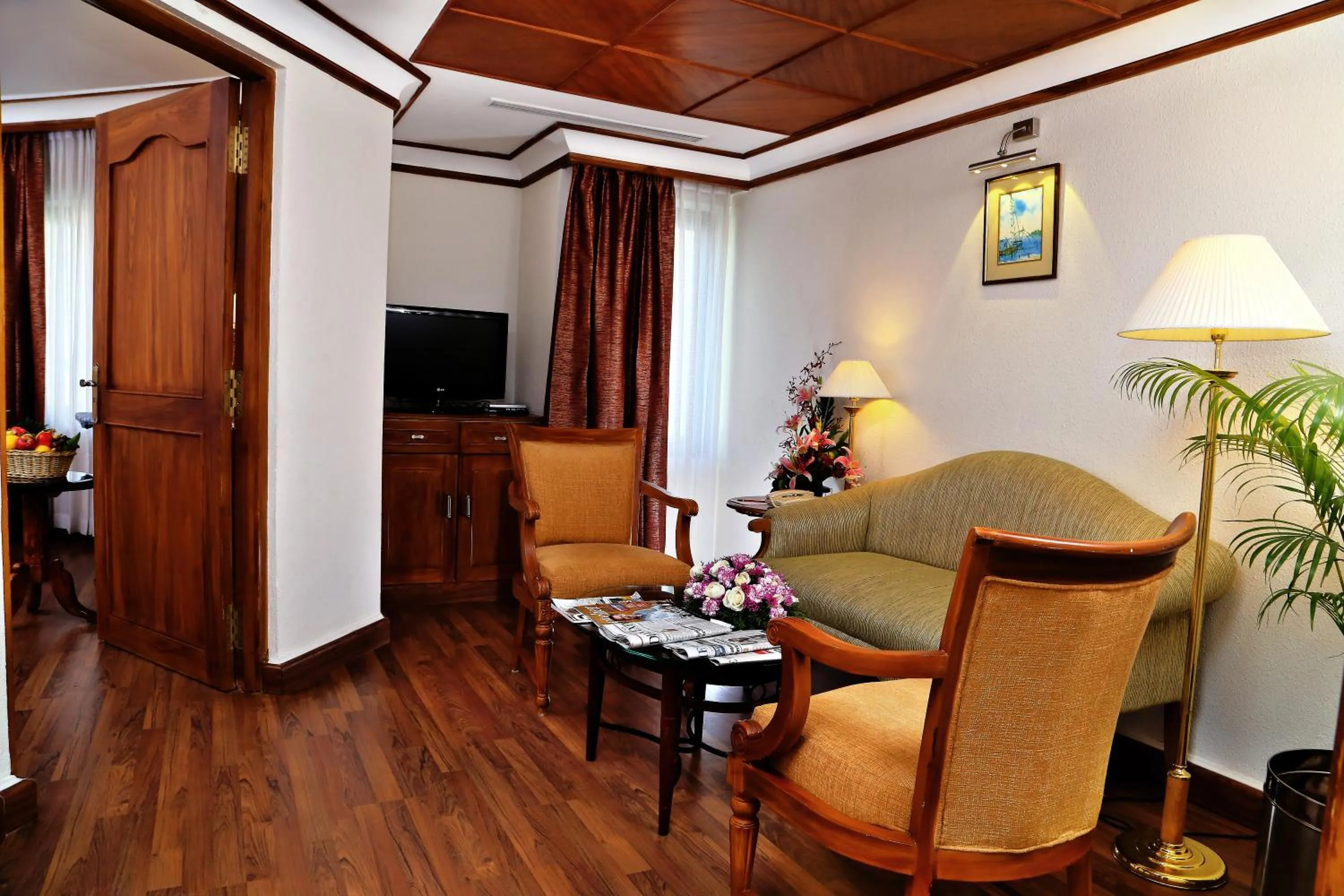 TV and multimedia in Gokulam Park Hotel & Convention Centre