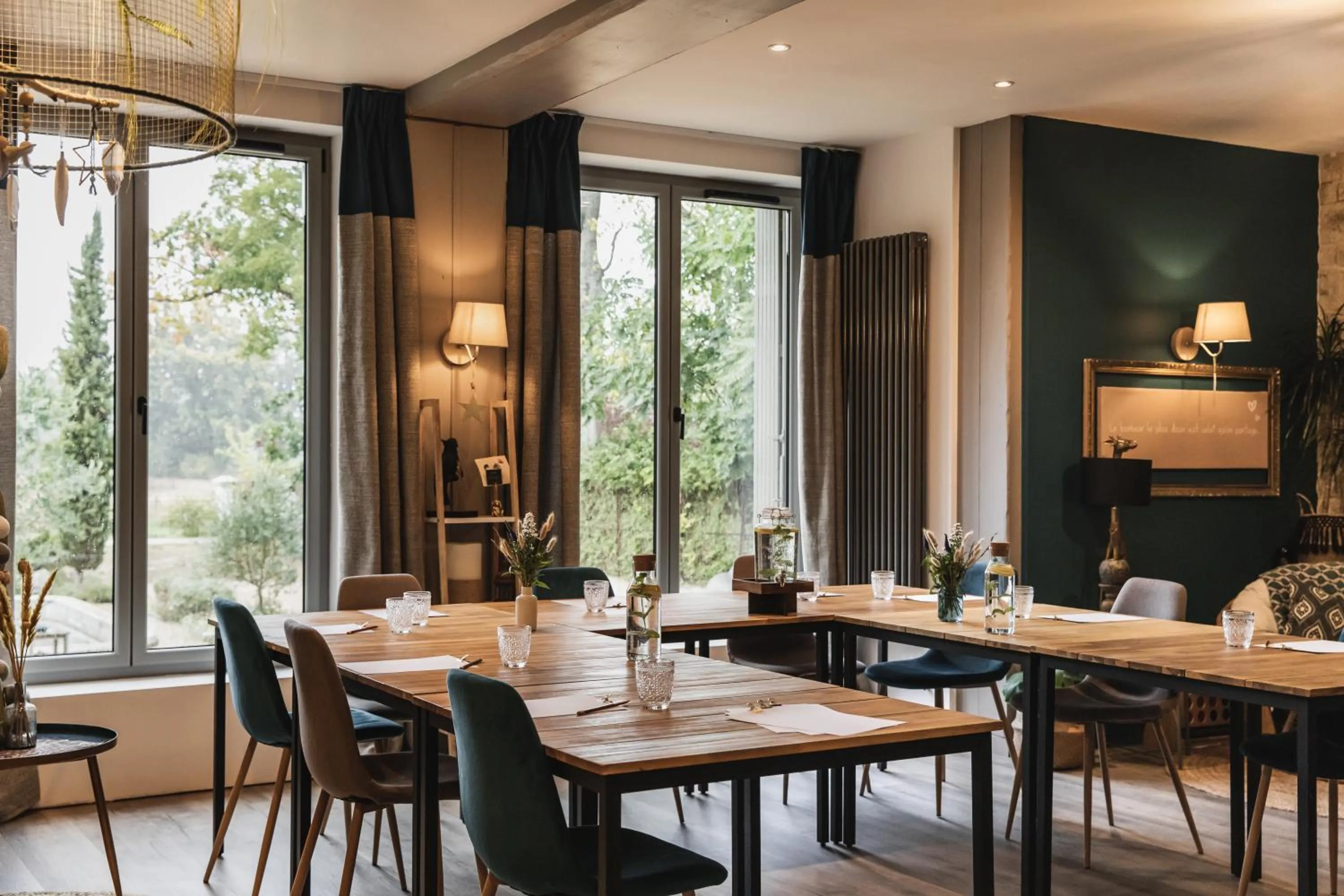 Seating area in La Bastide de Barbizon