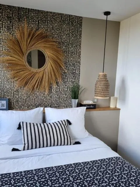 Property building, Bed in La Bastide de Barbizon