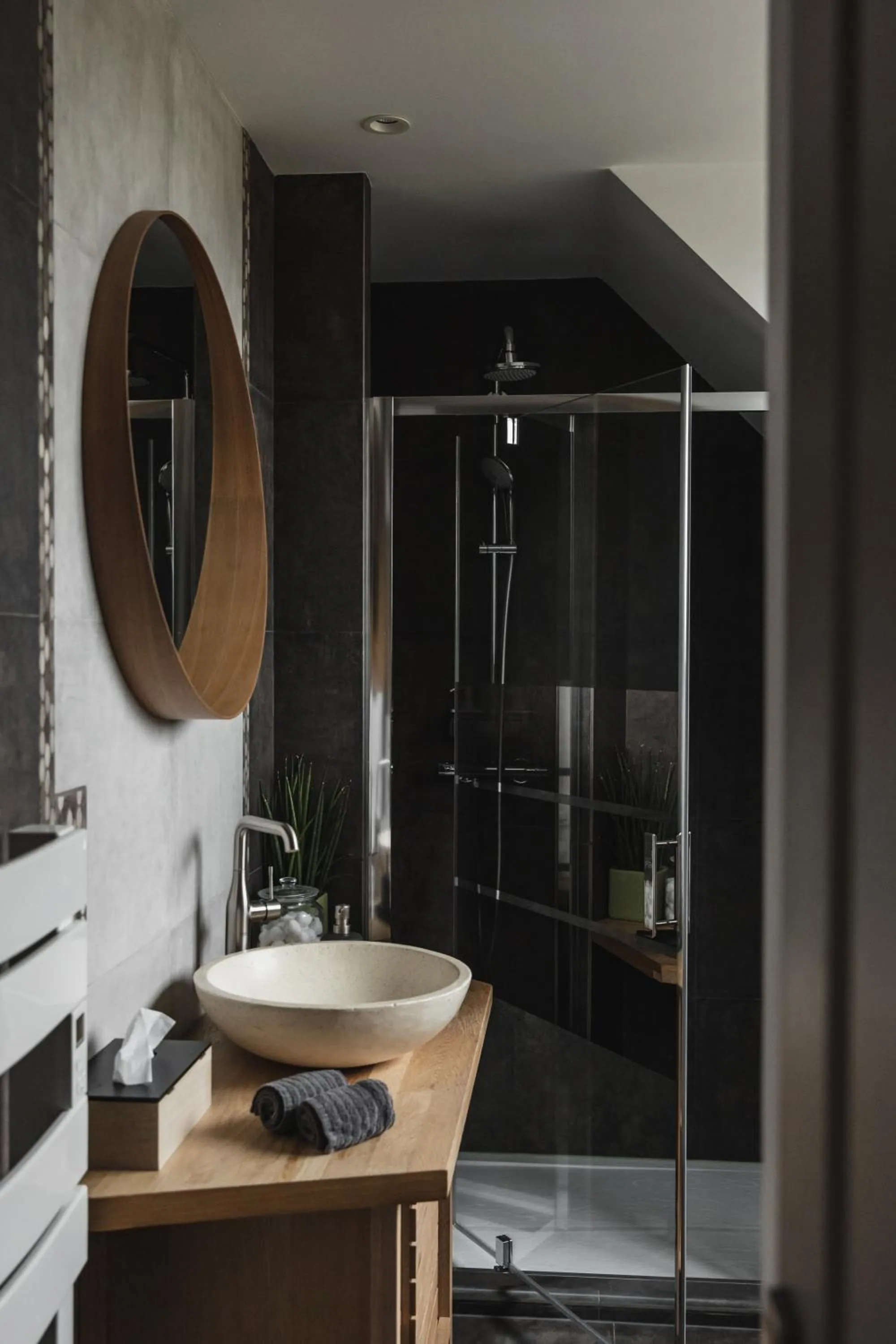 Shower in La Bastide de Barbizon