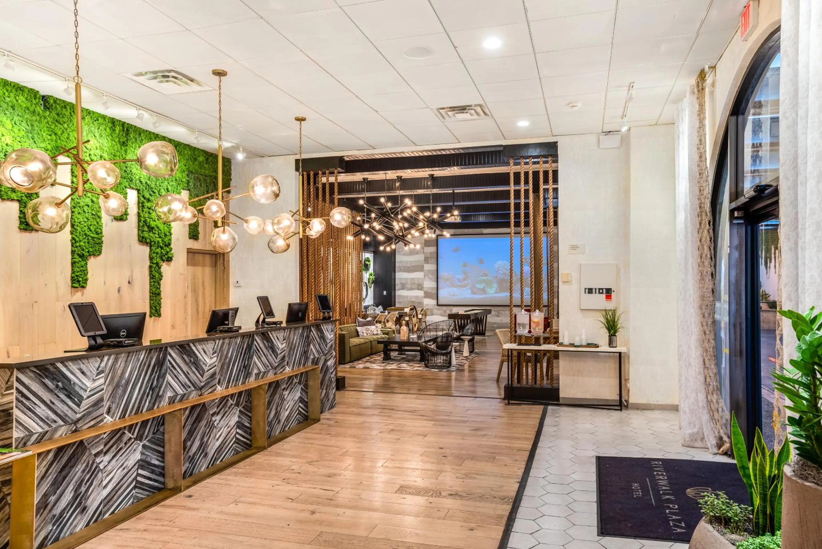 Lobby or reception in Riverwalk Plaza Hotel