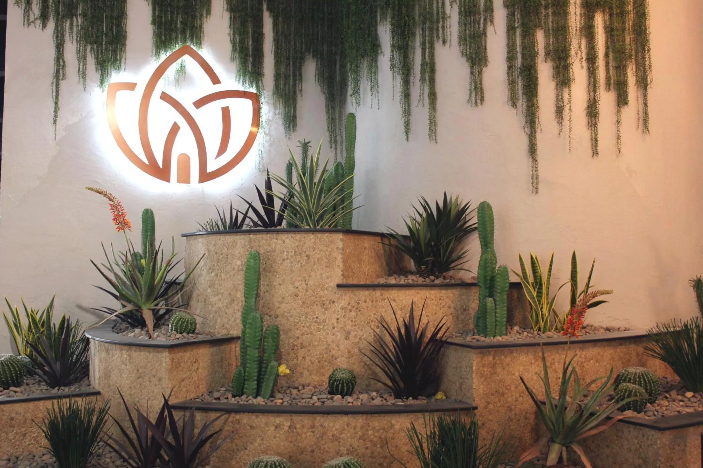 Facade/entrance in Riverwalk Plaza Hotel