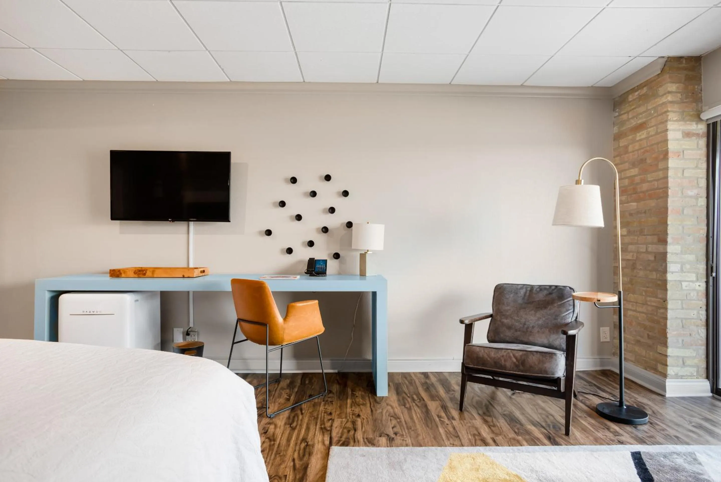 Bed in Riverwalk Plaza Hotel