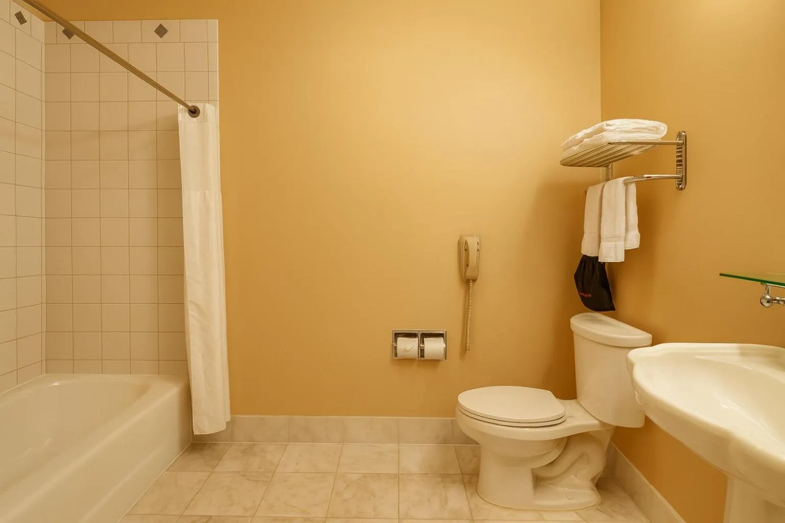 Bathroom in Carlyle Hotel