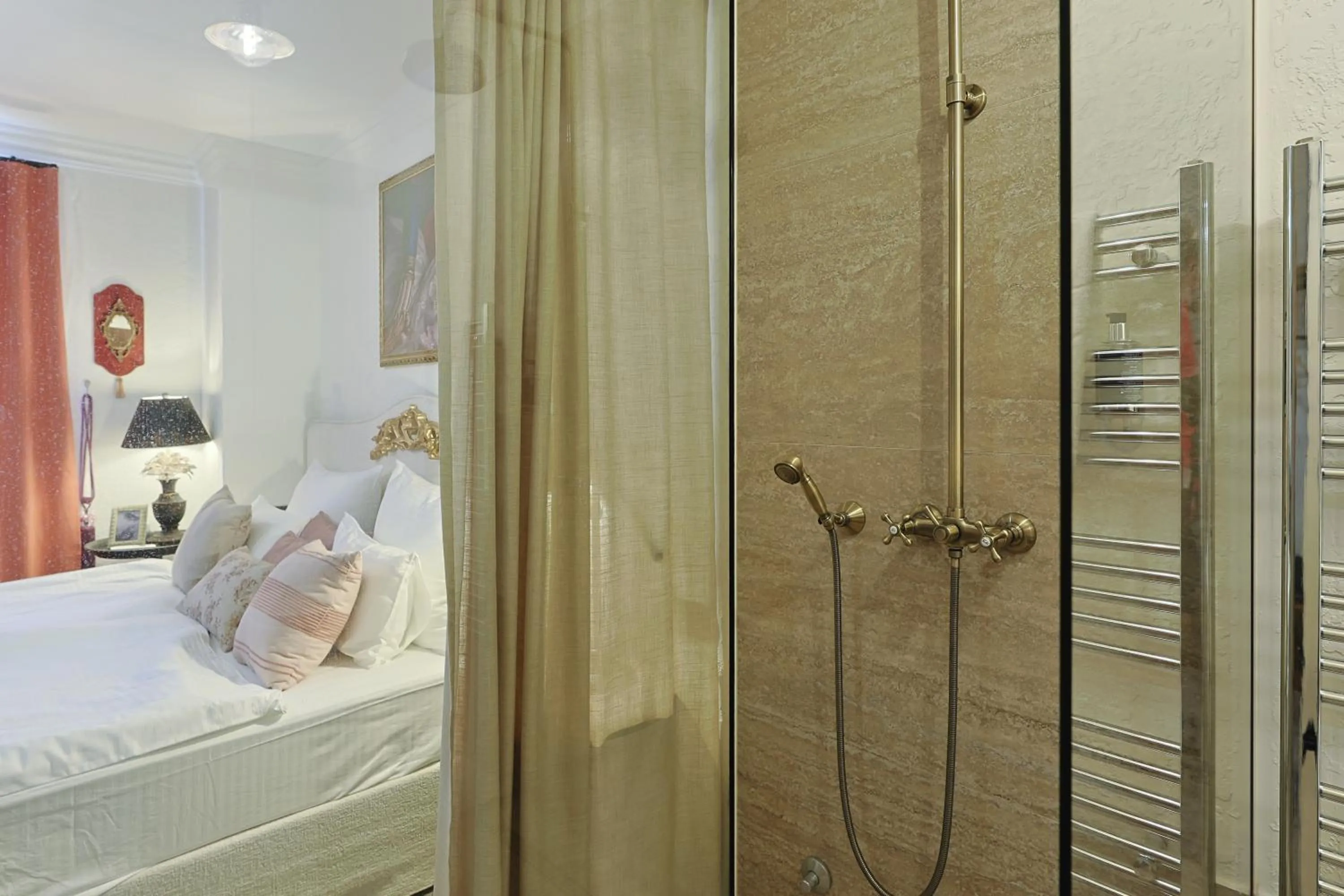 Bathroom, Bed in Integra Hotel