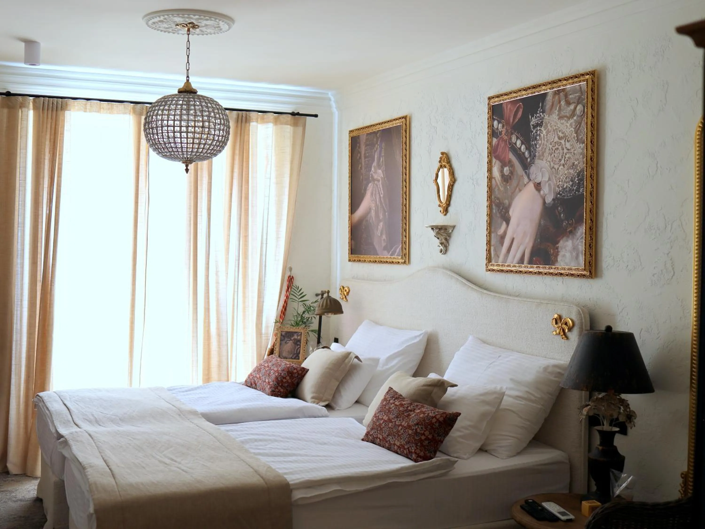 Bedroom, Bed in Integra Hotel