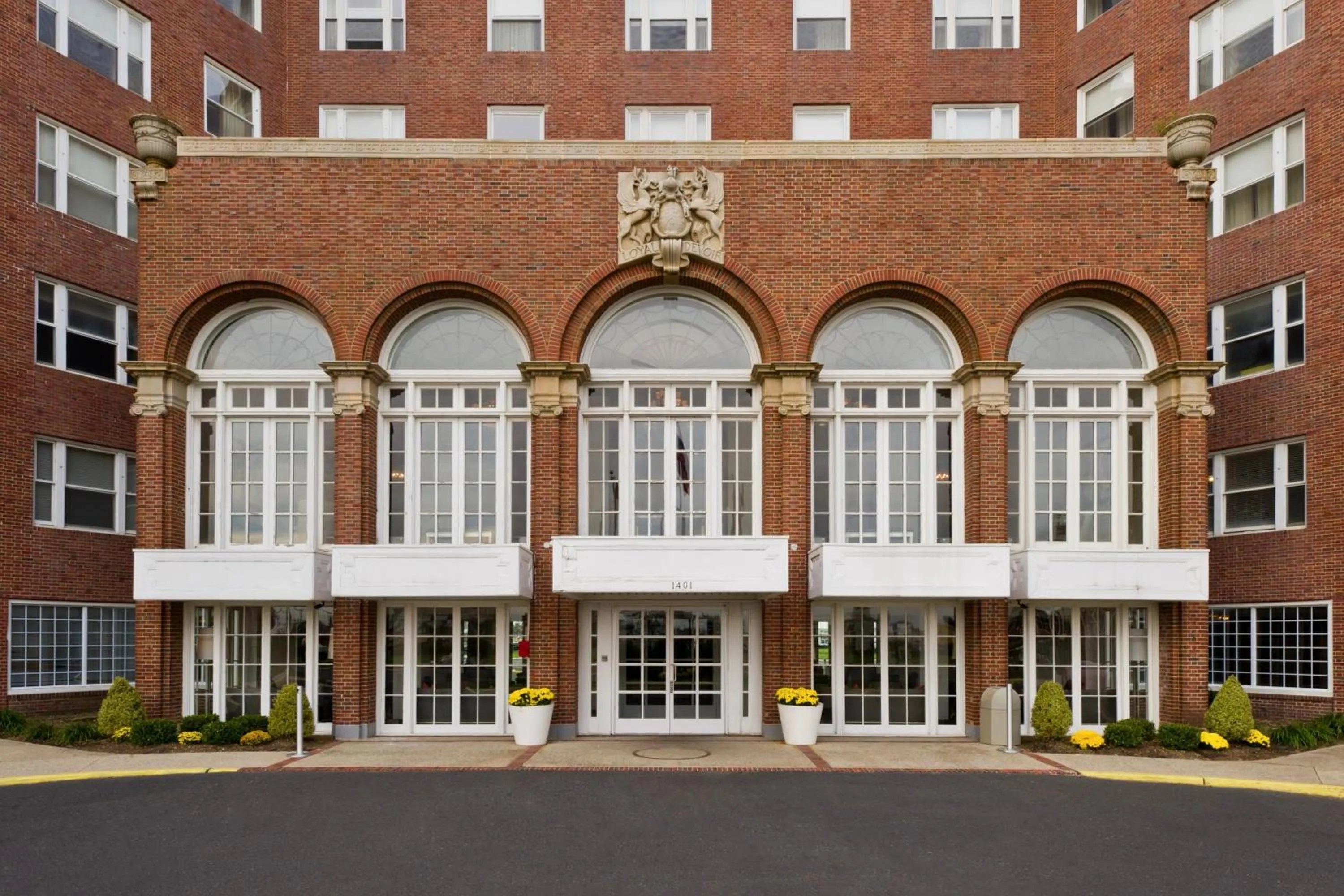 Facade/entrance in Berkeley Oceanfront Hotel