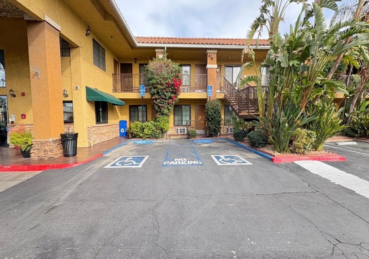 Parking in Quality Inn Hemet - San Jacinto