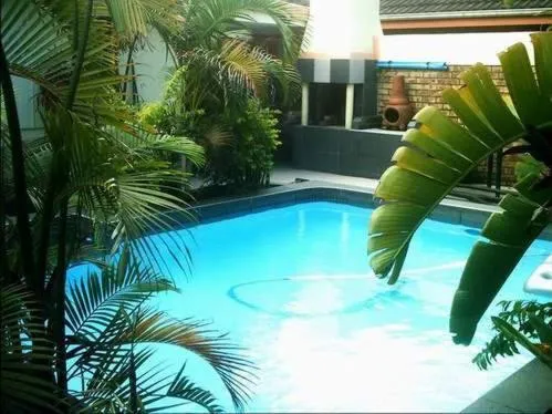 Swimming pool in 57 Pelican Street