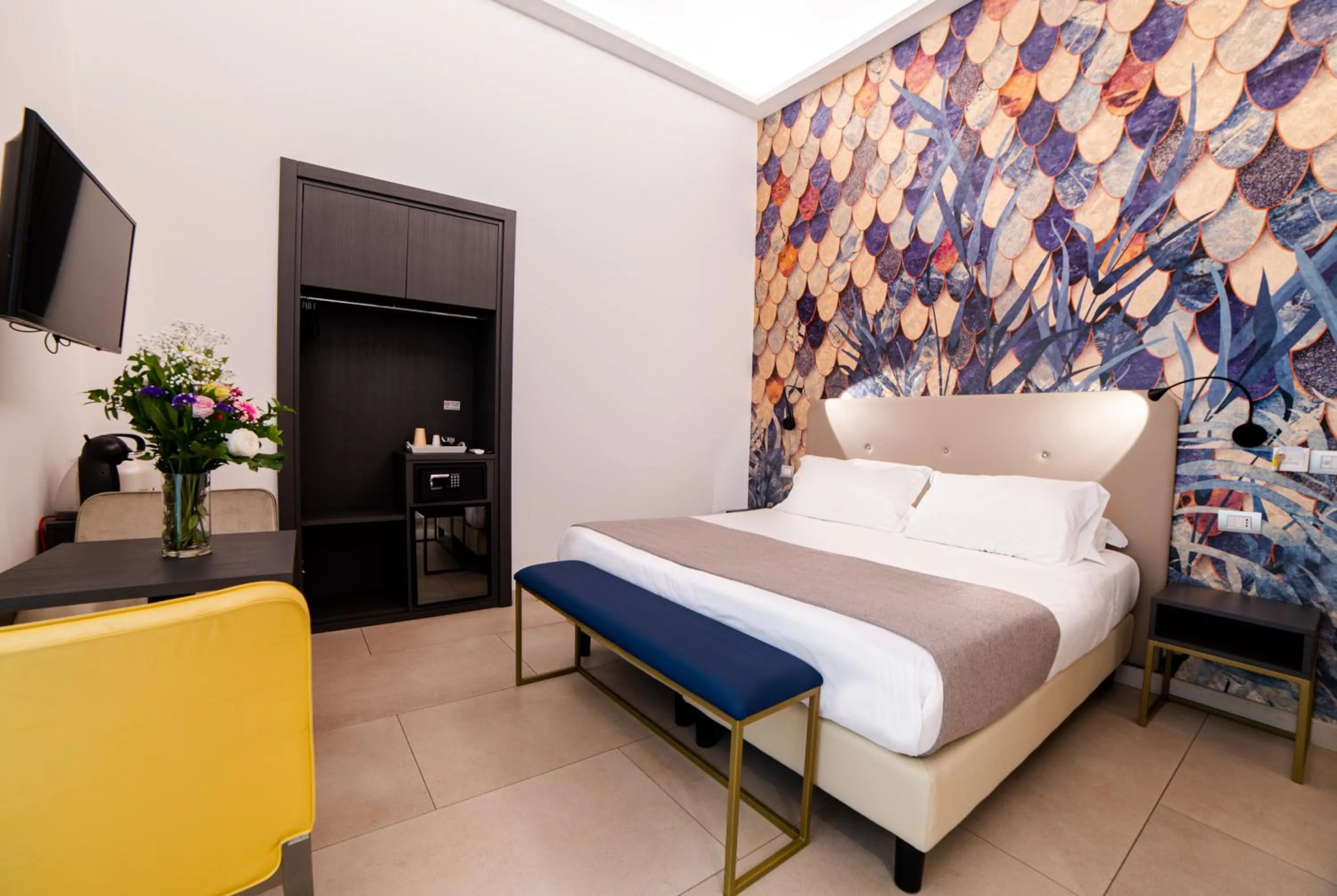 Photo of the whole room, Bed in B&B Napoli Time