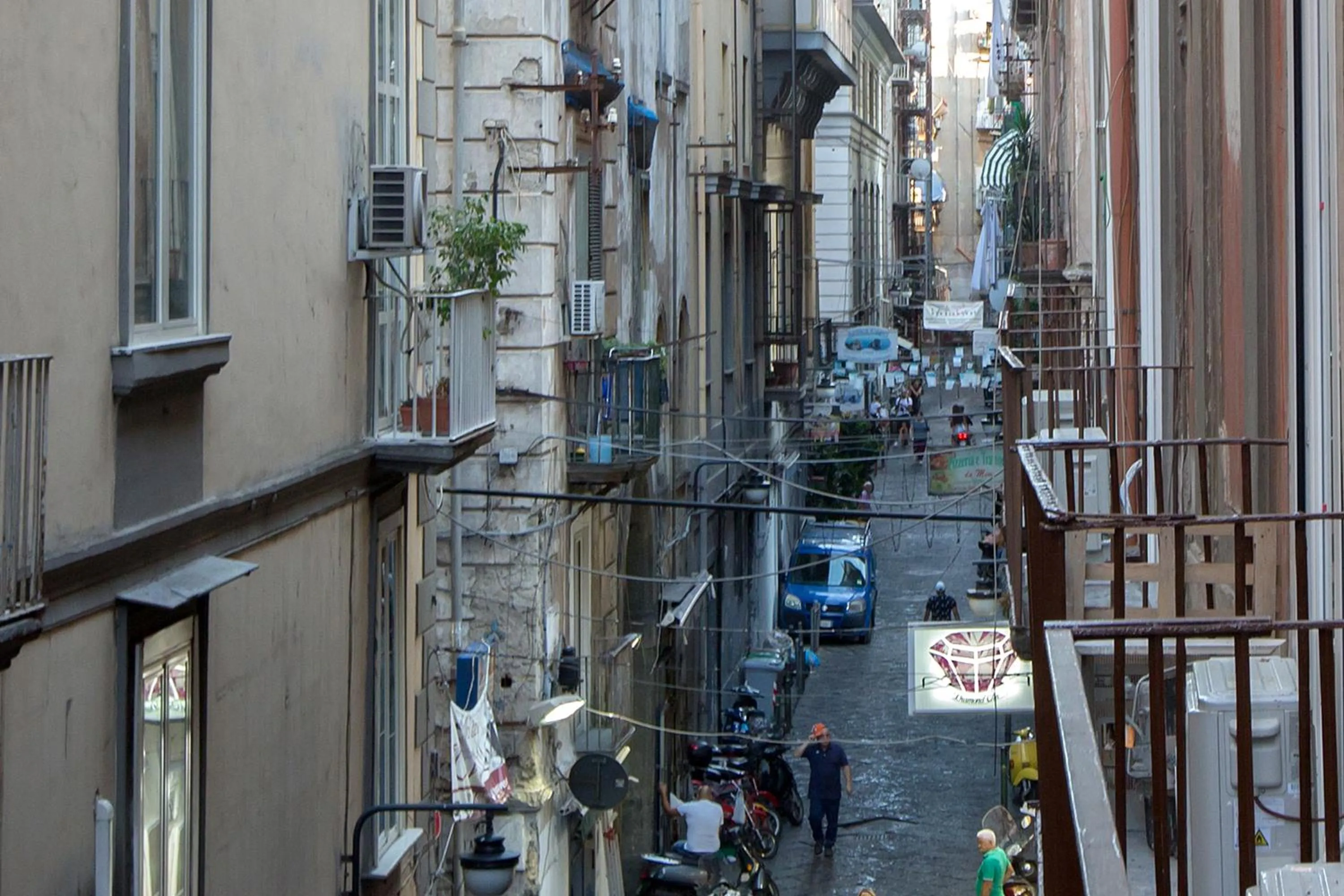 Neighbourhood in B&B Napoli Time