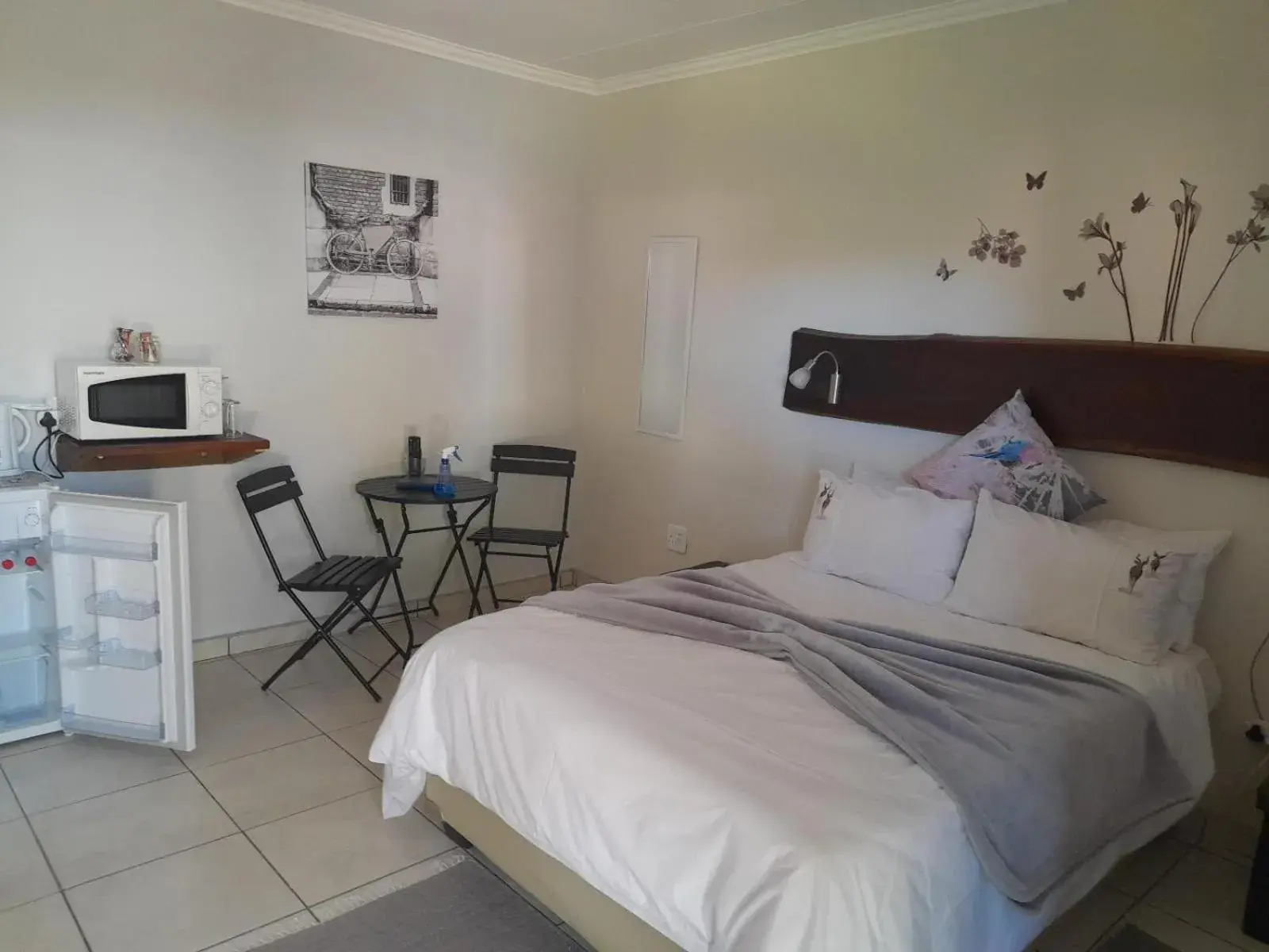 Double or Twin Room with Bathroom - single occupancy in Eden Chalets Double or Twin Room with Bathroom - single occupancy in Eden Chalets