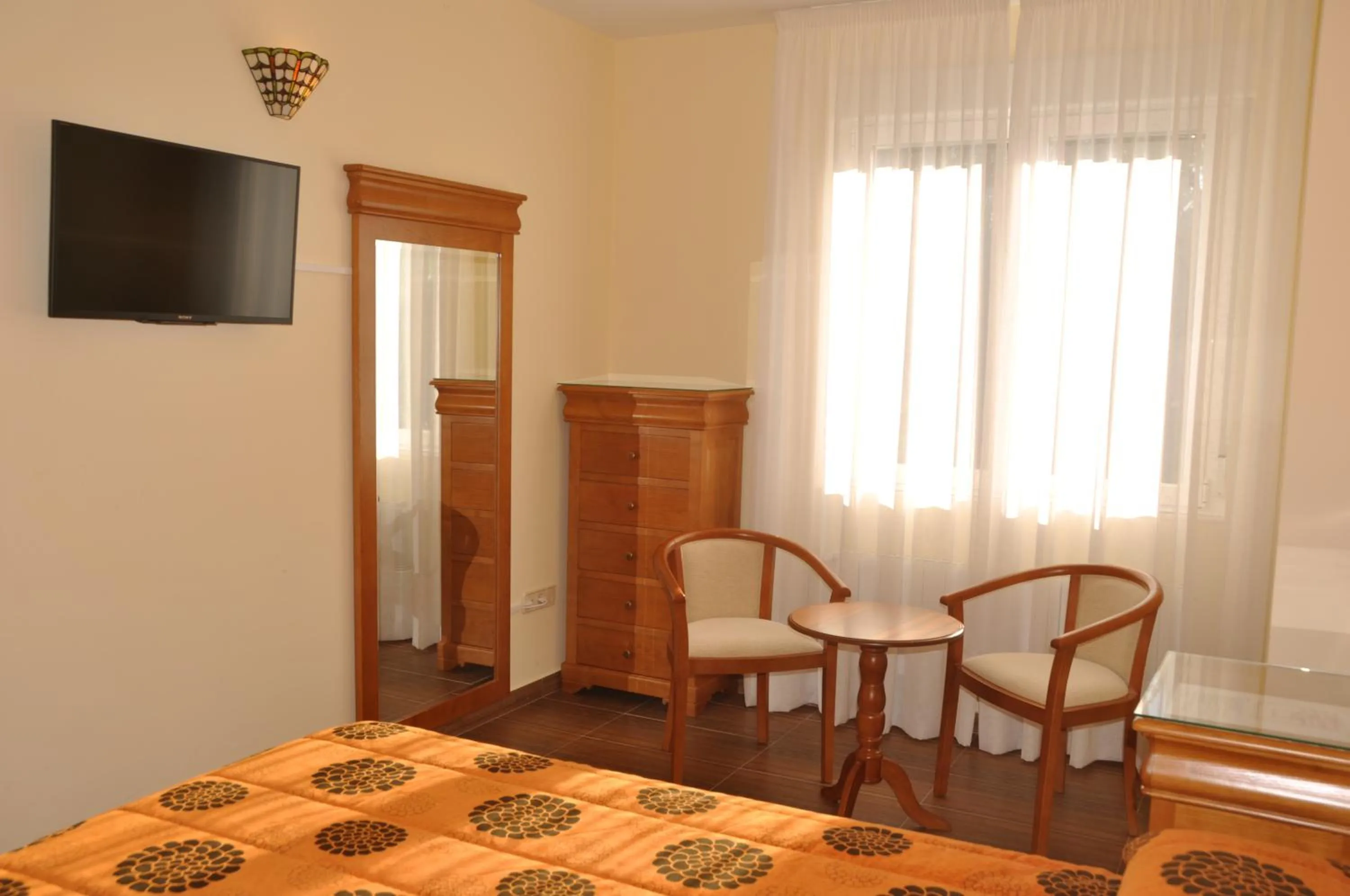 Decorative detail, Bed in Hotel de Alba
