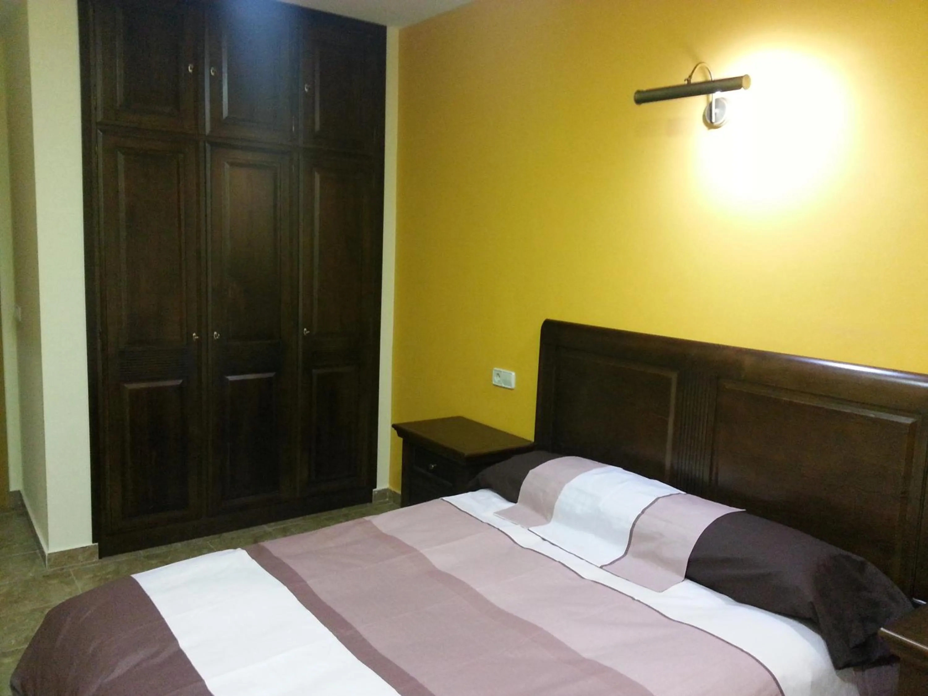 Decorative detail, Bed in Hotel de Alba