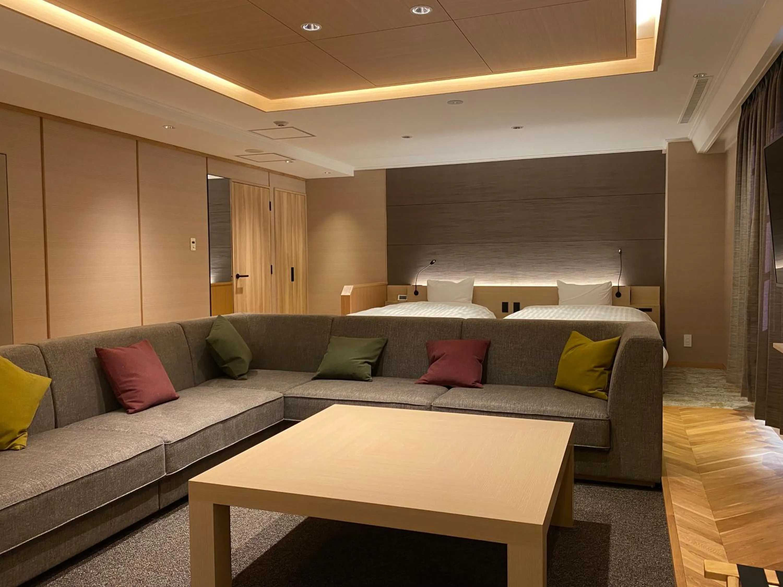 group of guests in Hotel Marroad Hakone