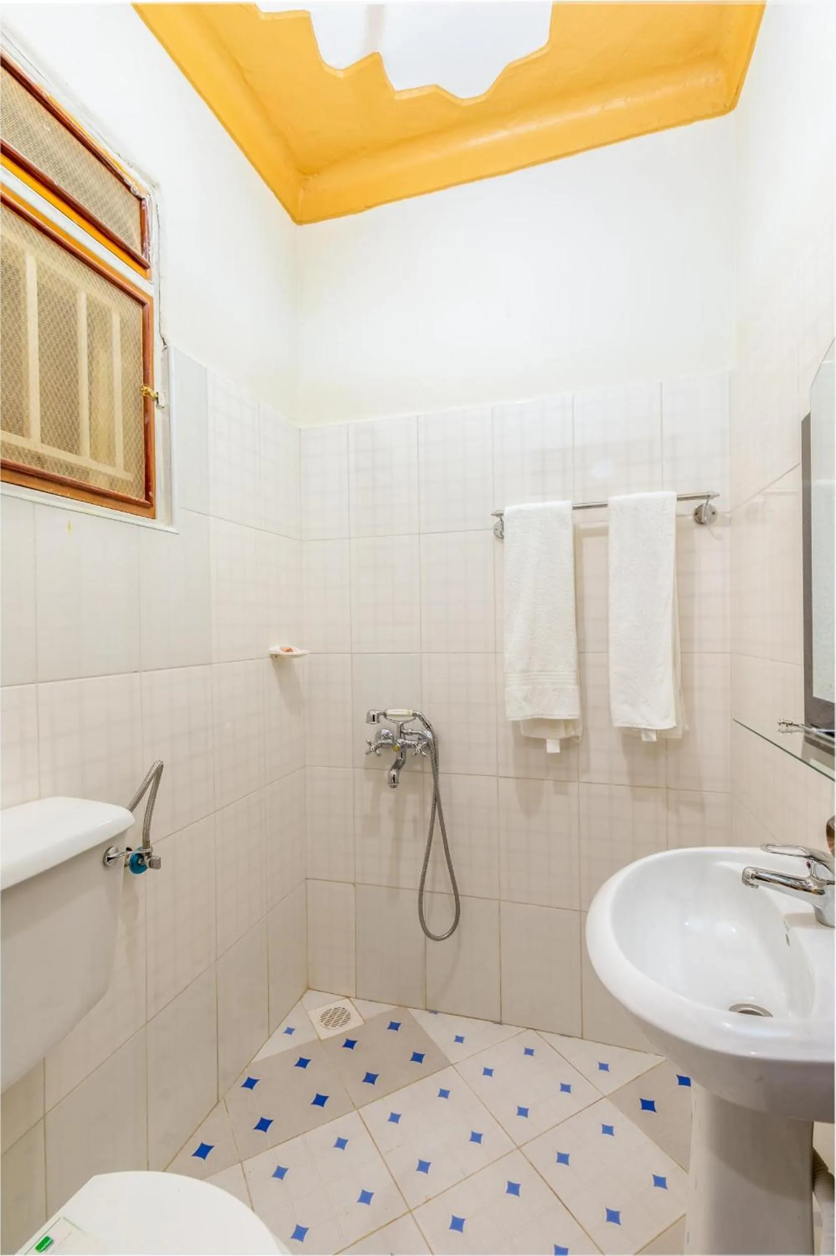 Toilet in Airport Side Hotel Entebbe