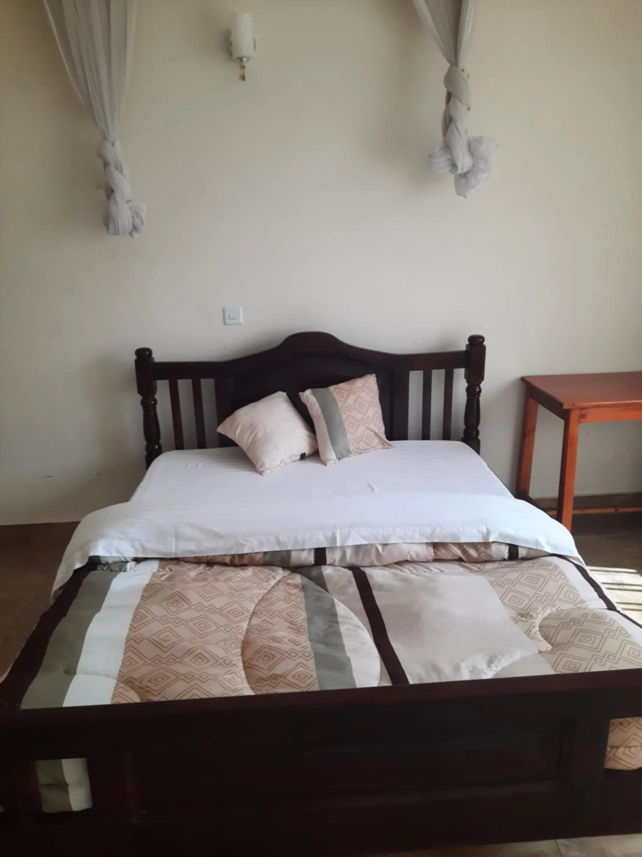 Bed in Airport Side Hotel Entebbe