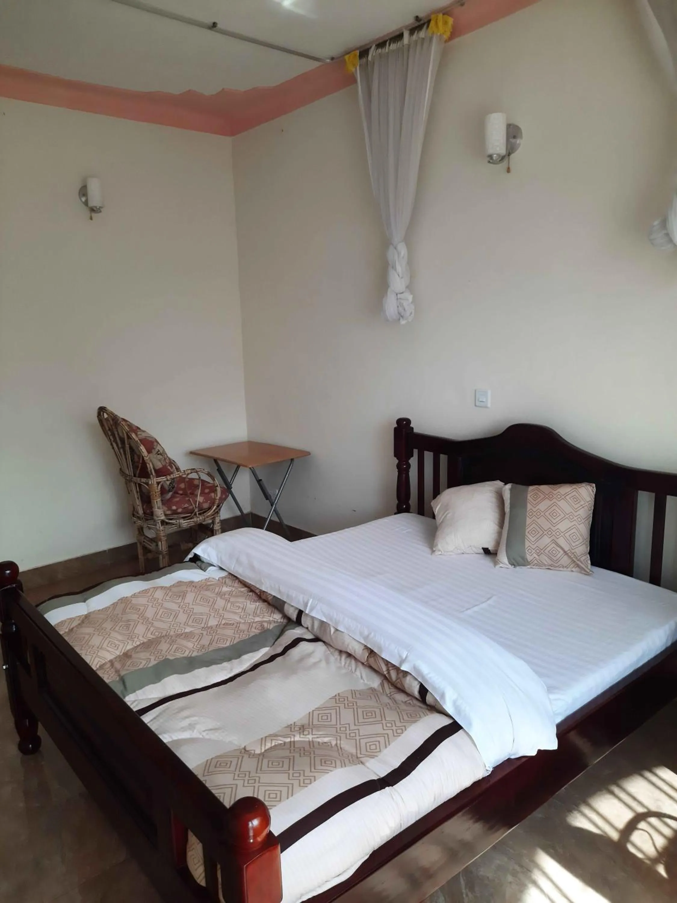 Bed in Airport Side Hotel Entebbe