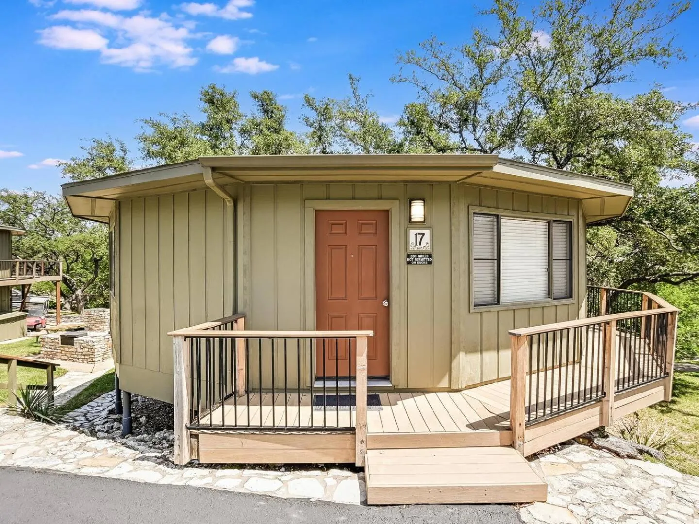 Treehouse Bungalow - Community PoolHot Tub #17