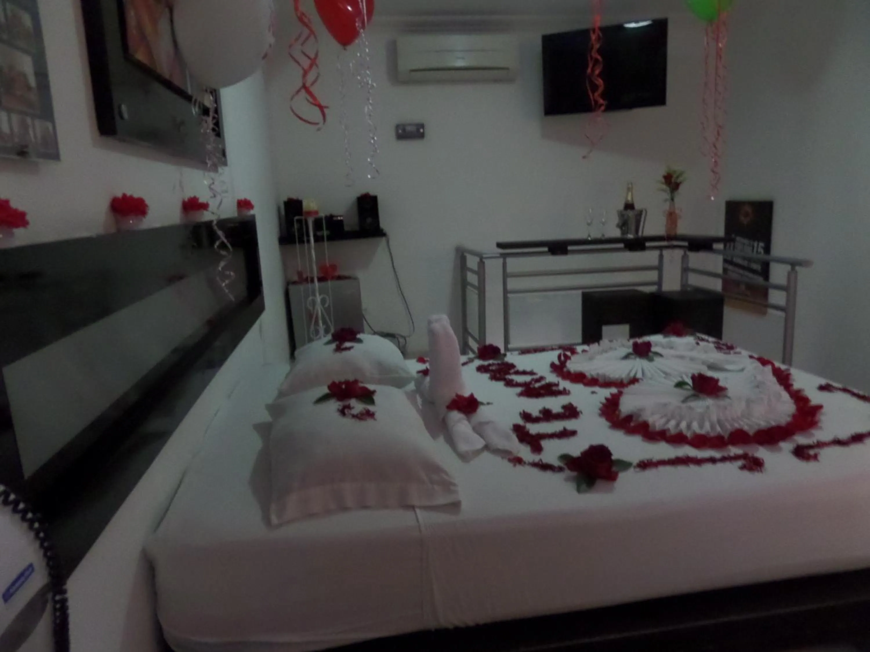 Bedroom, Bed in Torettos