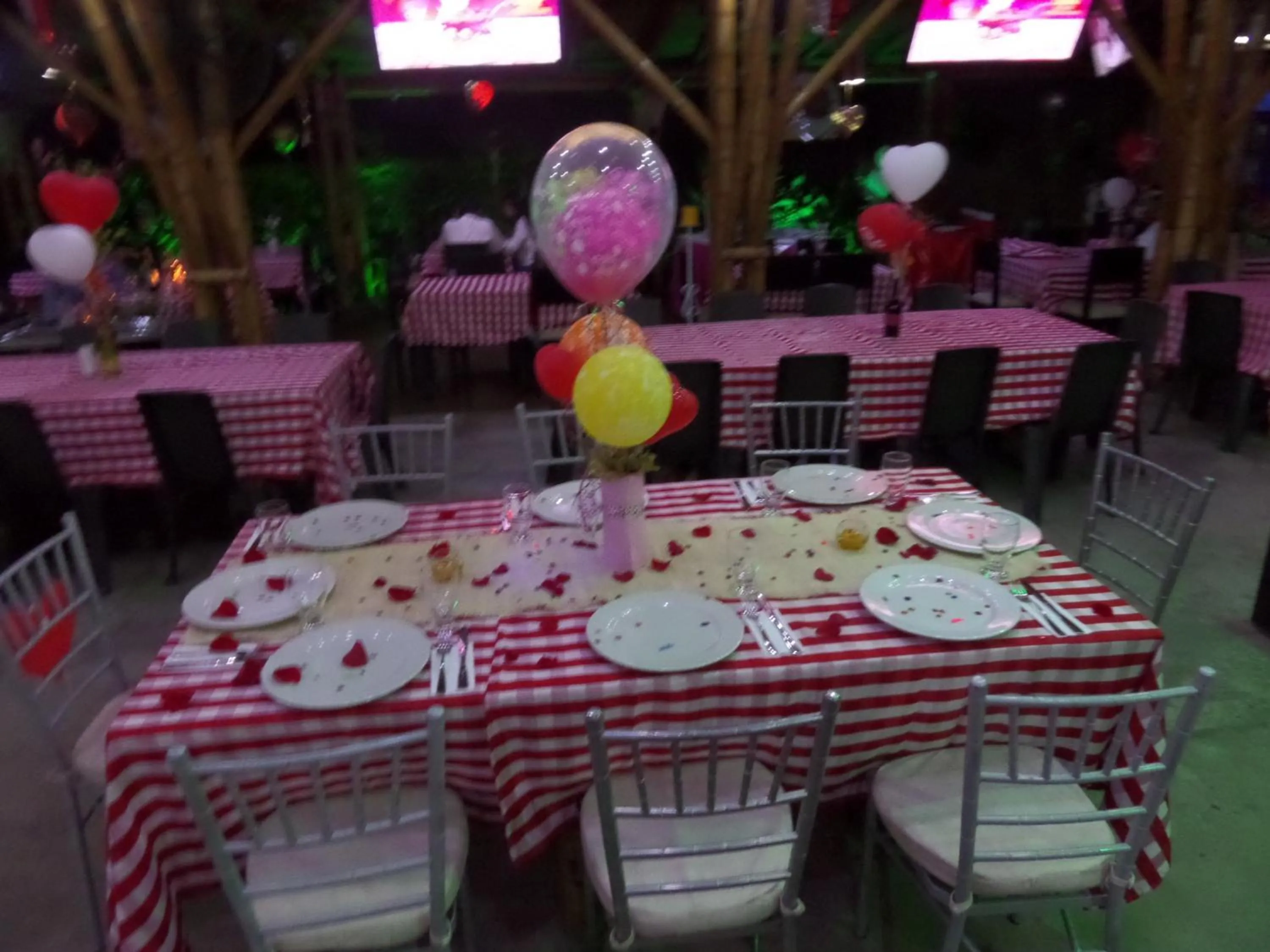 Restaurant/places to eat in Torettos