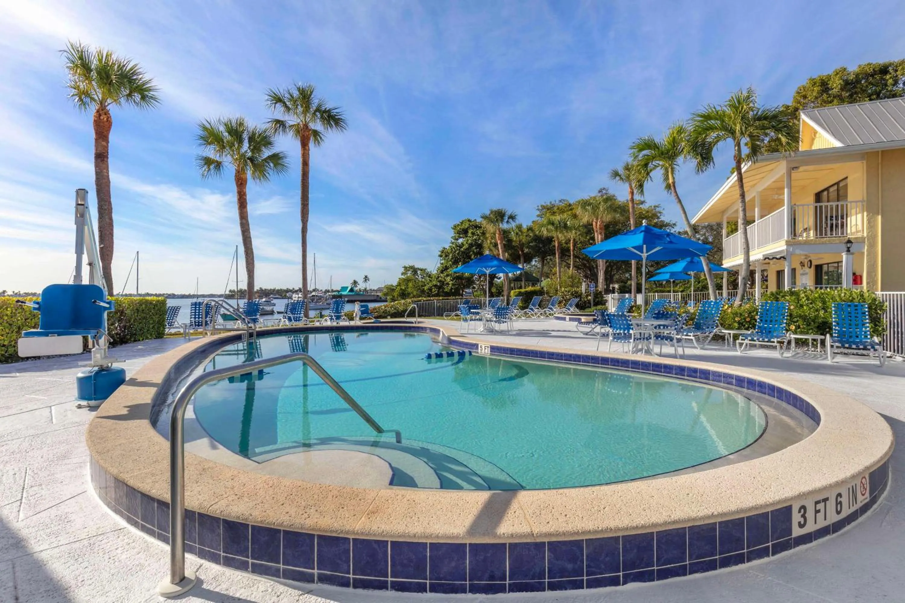 Pool view in Hilton Vacation Club Charter Club Naples Bay