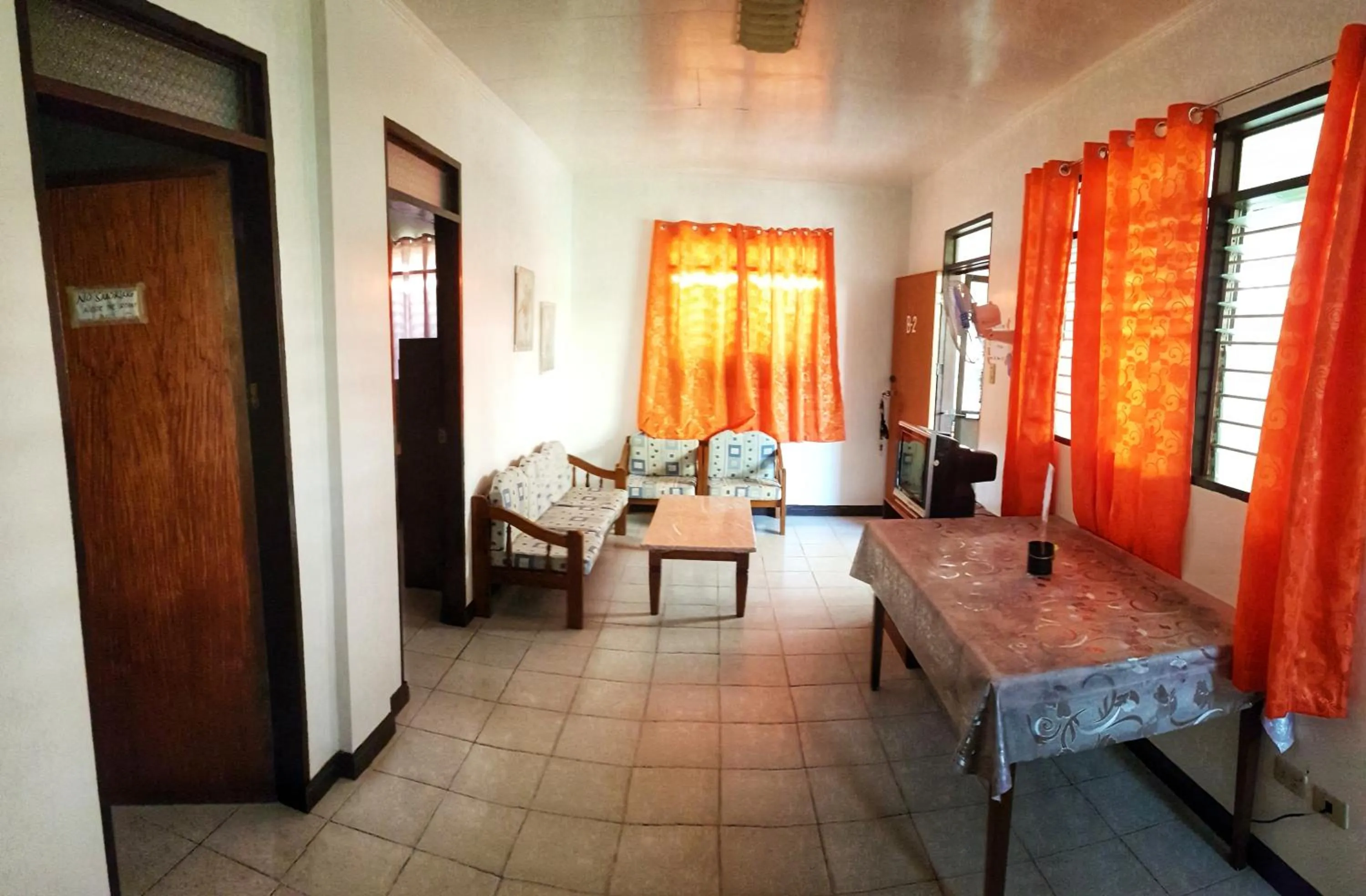 Seating area in WHITE BEACH GUEST HOUSE