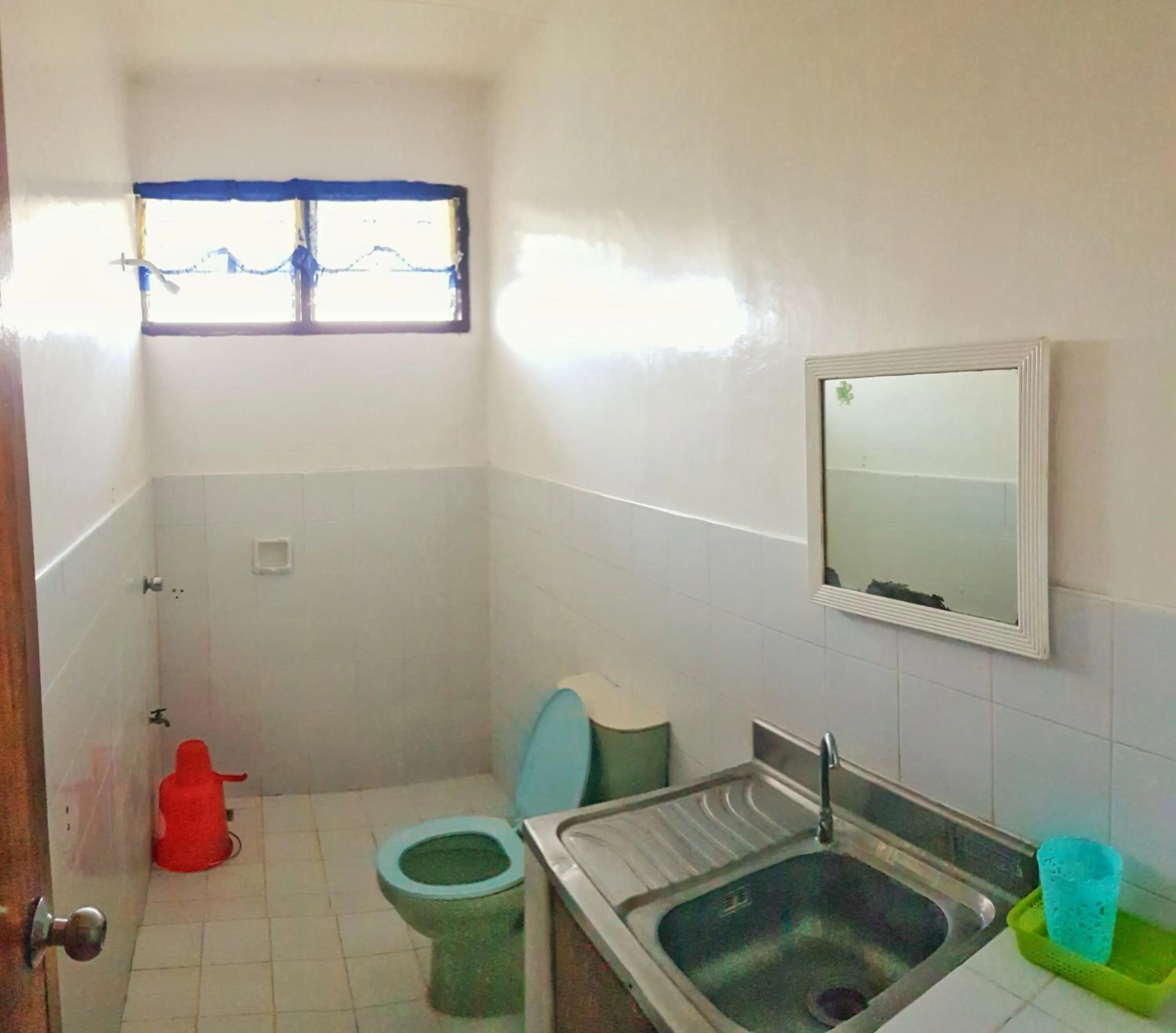 Bathroom in WHITE BEACH GUEST HOUSE