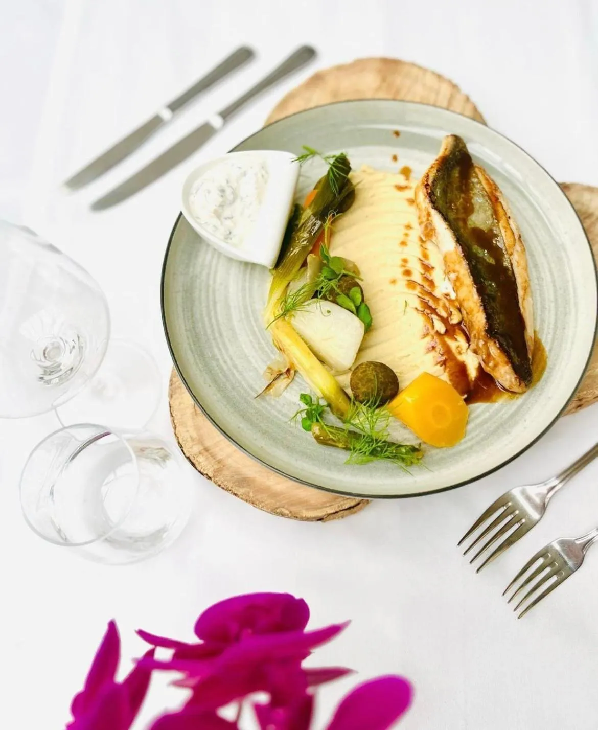 Restaurant/places to eat in Logis Hôtel & Restaurant du Sauvage