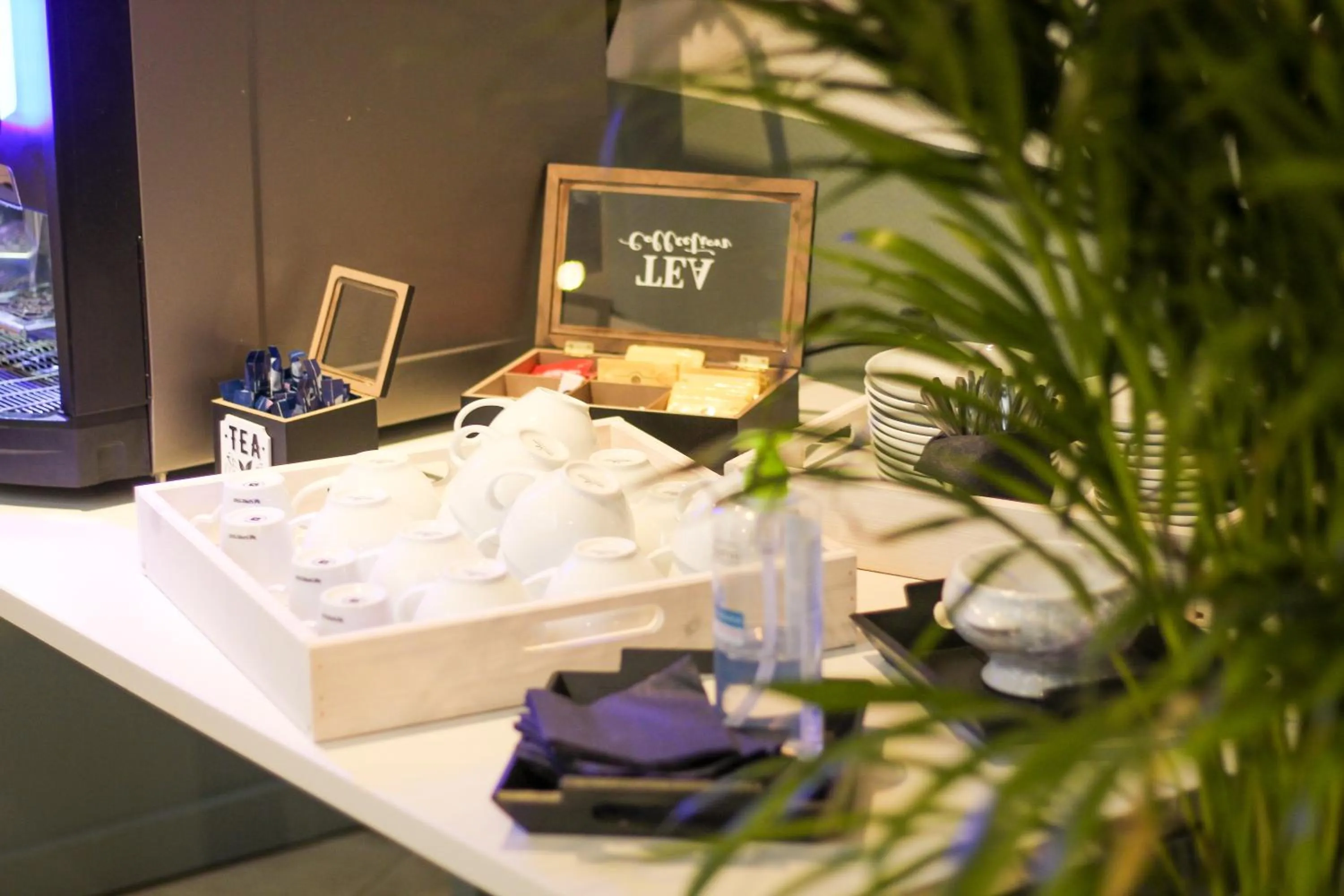 Coffee/tea facilities in Logis Hôtel & Restaurant du Sauvage