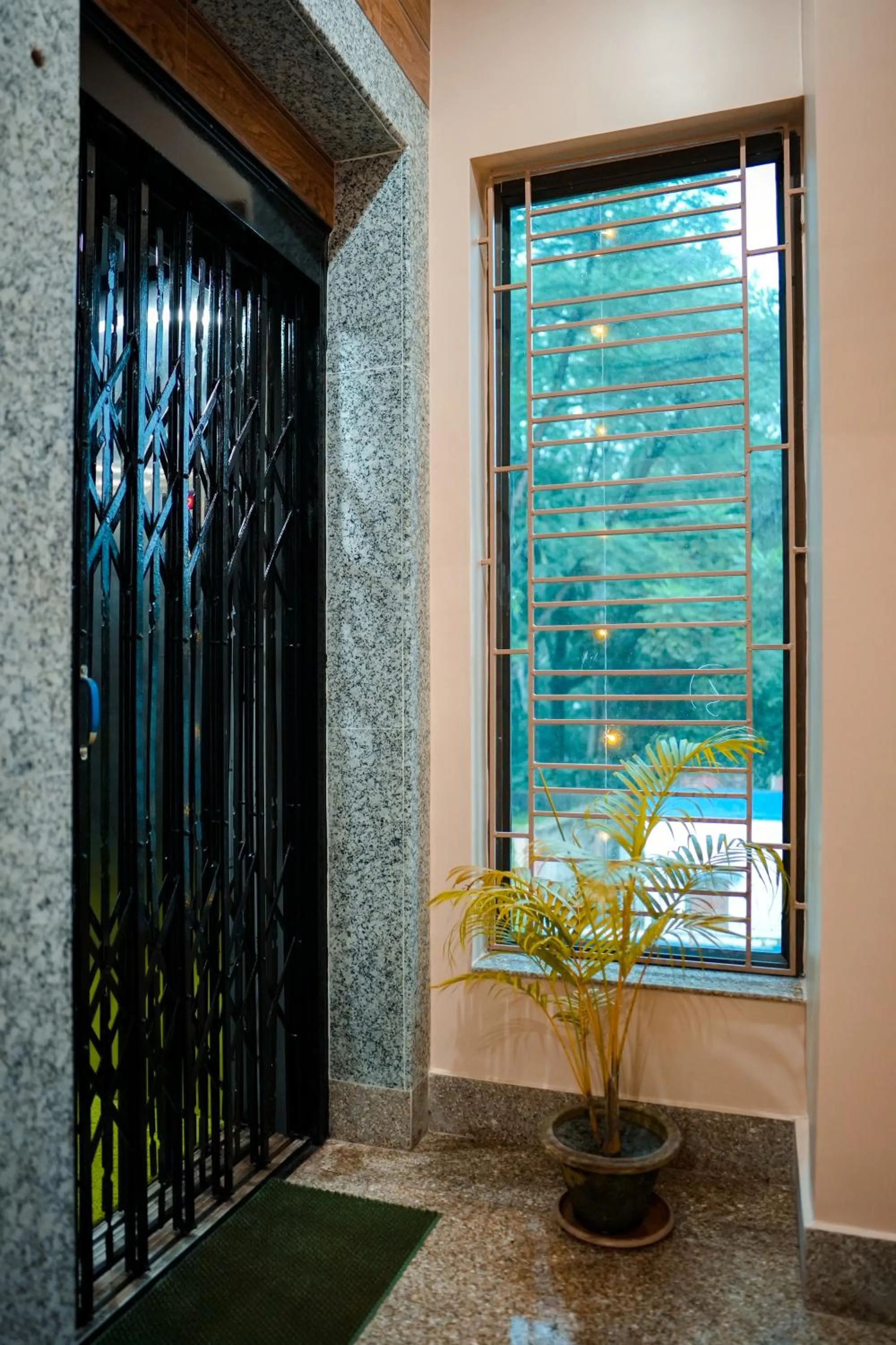 Area and facilities in Kristi Guest House, Shantiniketan