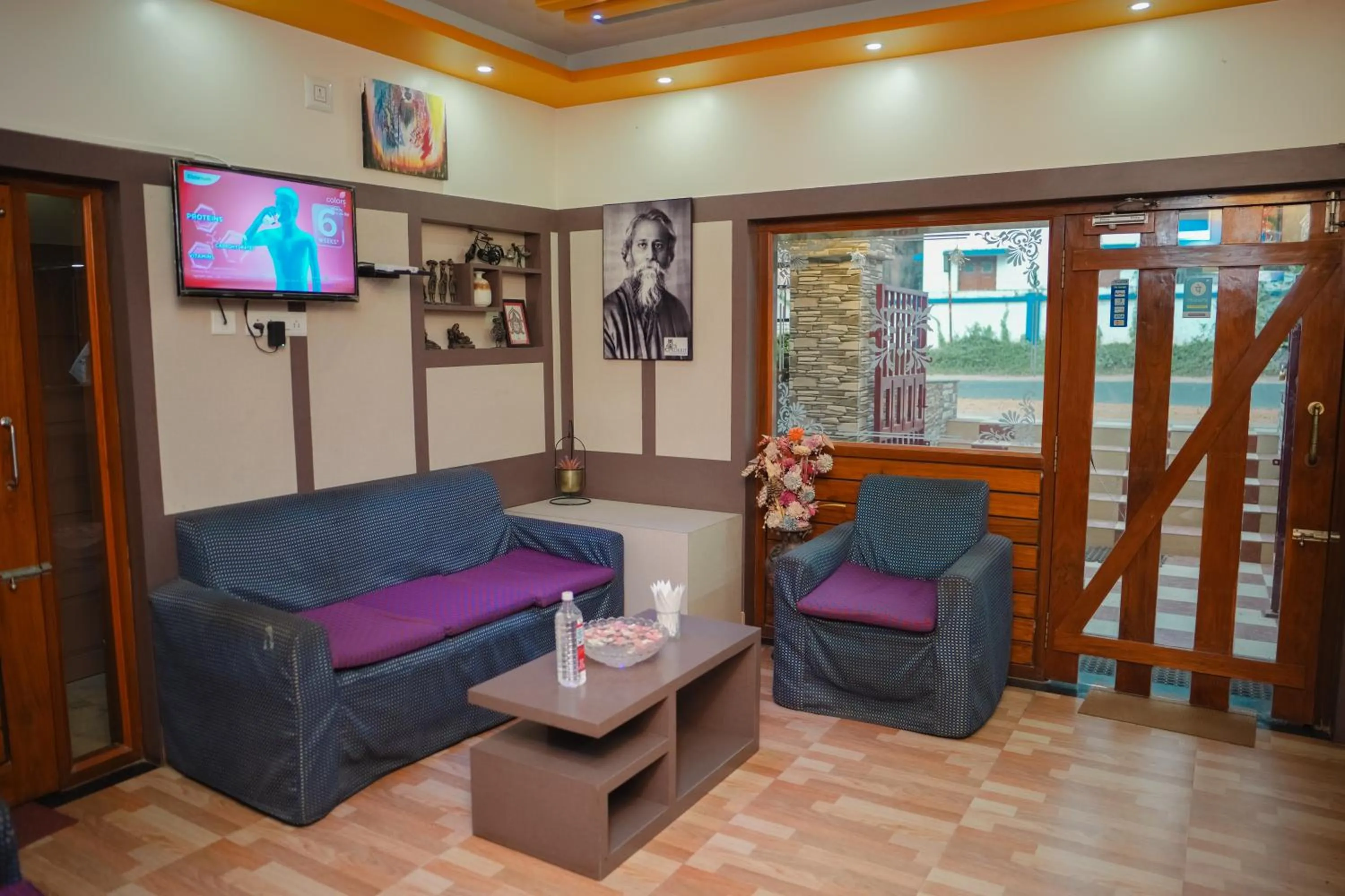 Lobby or reception in Kristi Guest House, Shantiniketan