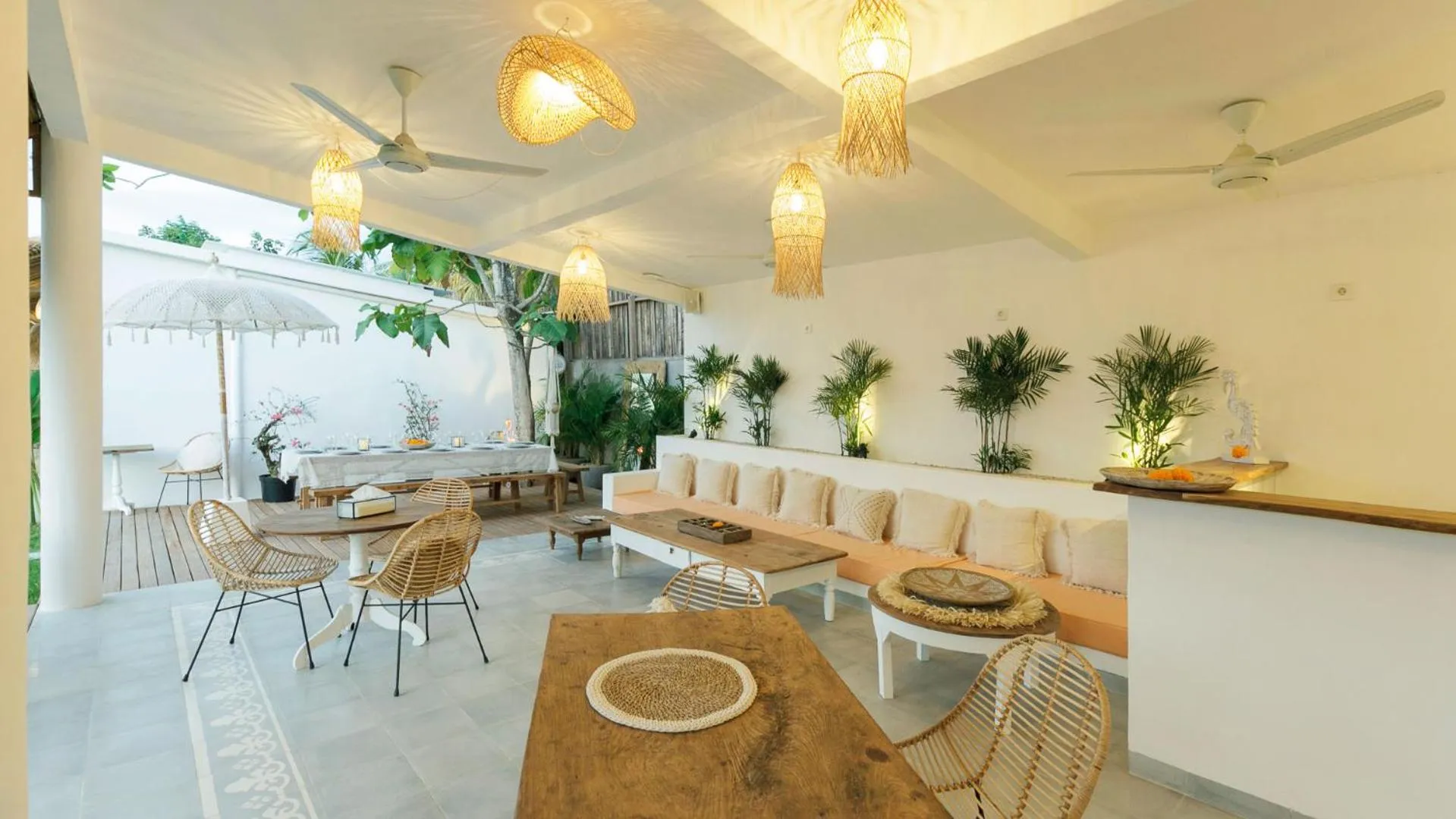 Restaurant/places to eat in The Bingin Beach Villas' Bungalow Resort