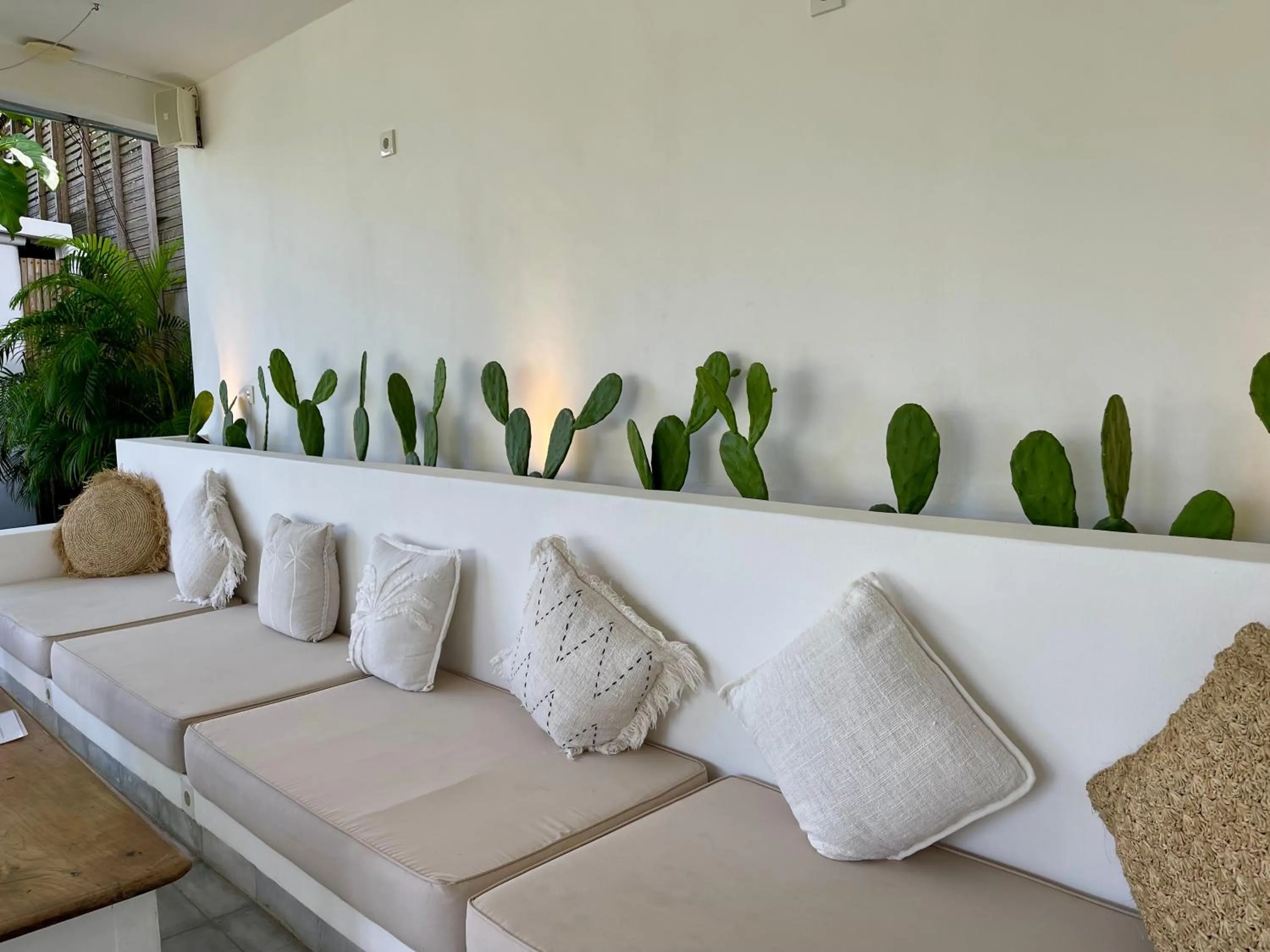 Restaurant/places to eat in The Bingin Beach Villas' Bungalow Resort