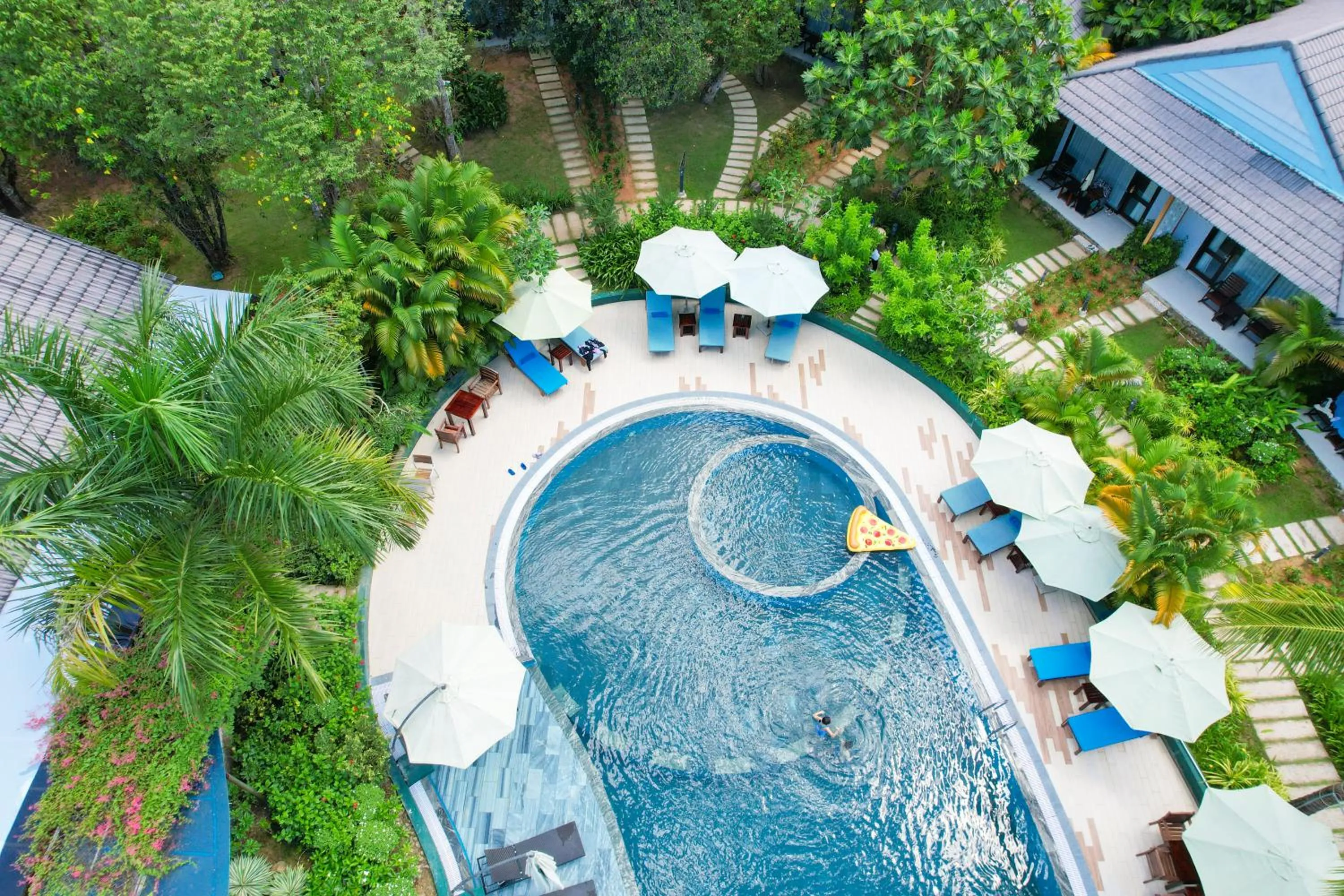 Swimming pool in Kingo Retreat Resort