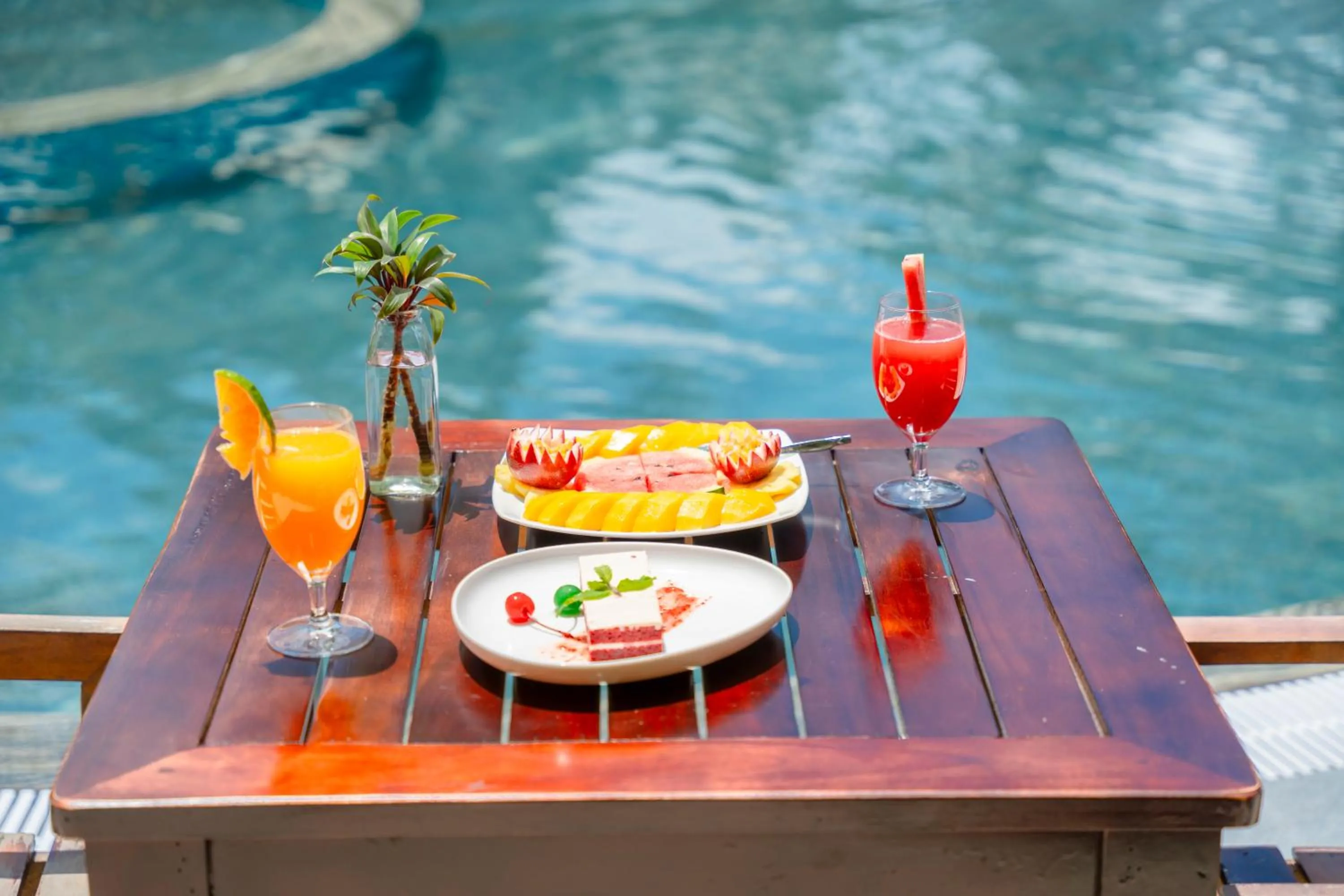 Food and drinks in Kingo Retreat Resort