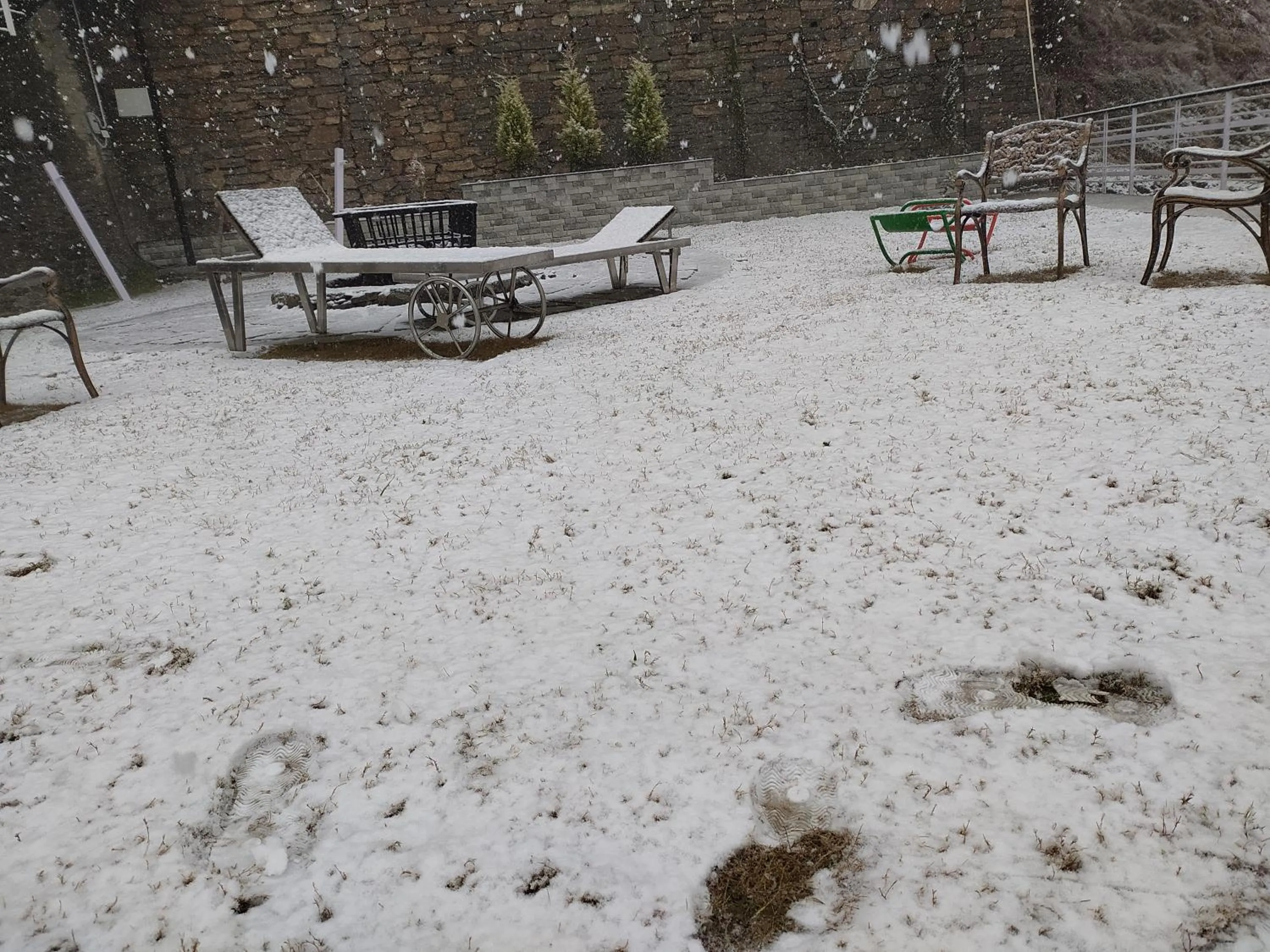 Garden in Kanishka Retreat Resort Chail