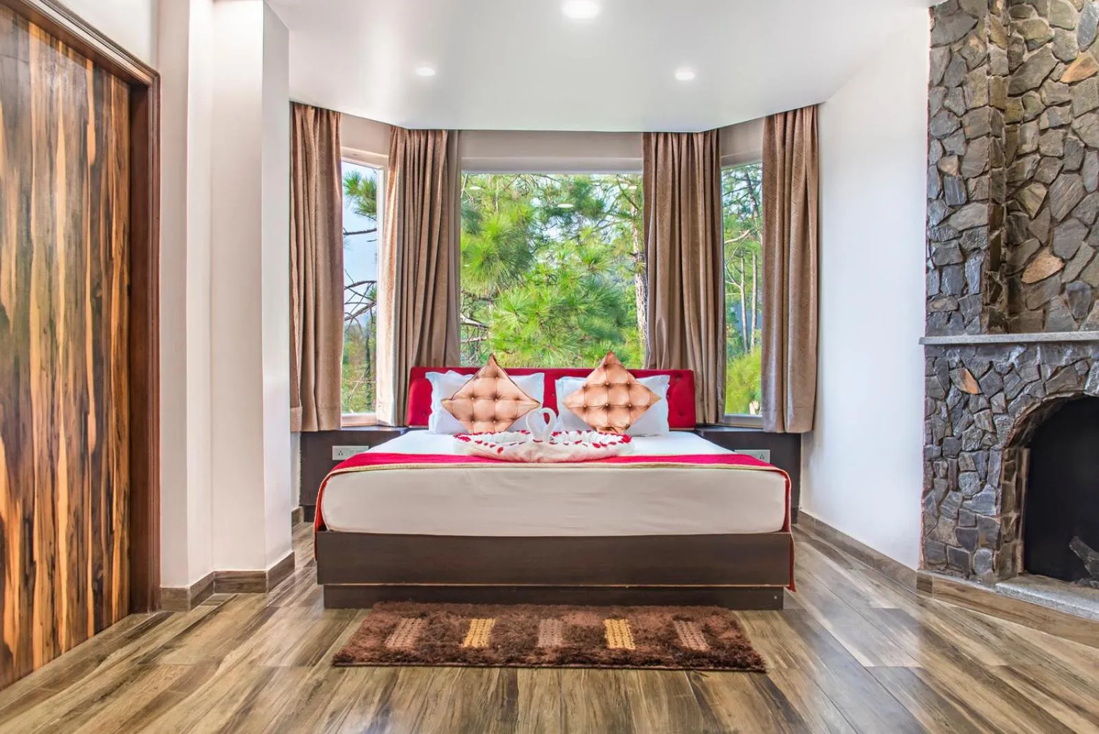 Bed in Kanishka Retreat Resort Chail