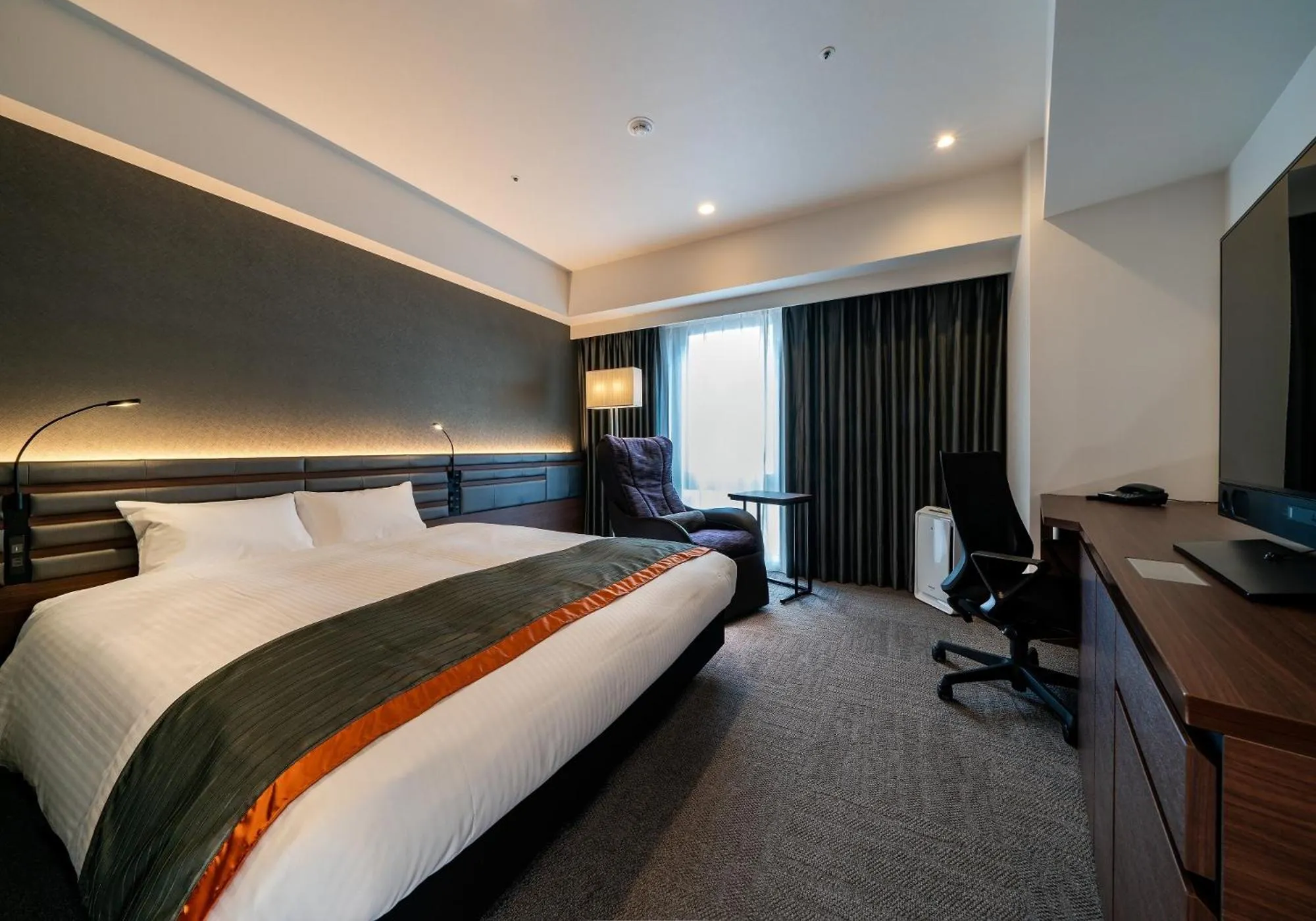 Photo of the whole room, Bed in Daiwa Roynet Hotel Sendai Ichibancho PREMIER