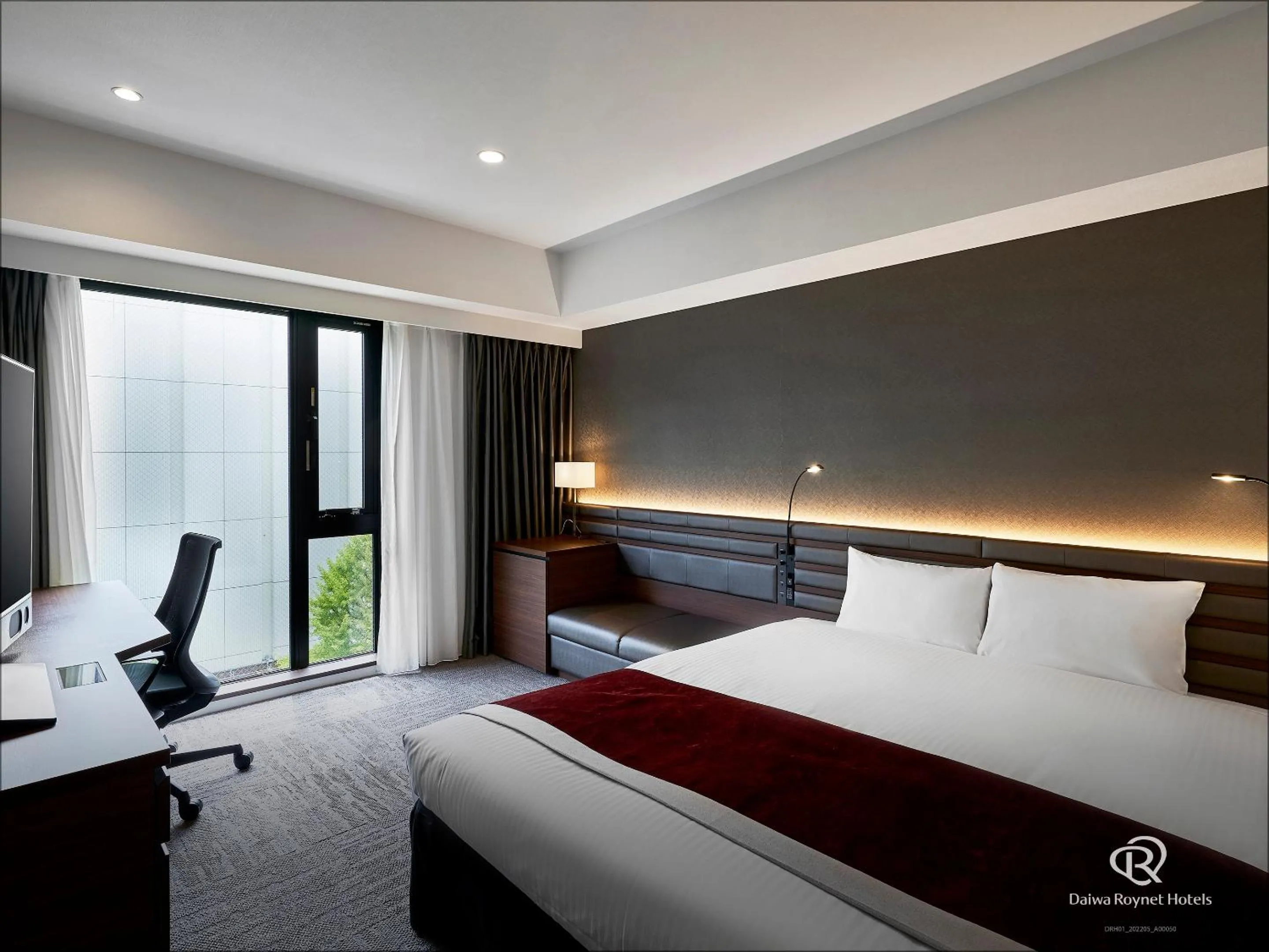 Photo of the whole room, Bed in Daiwa Roynet Hotel Sendai Ichibancho PREMIER