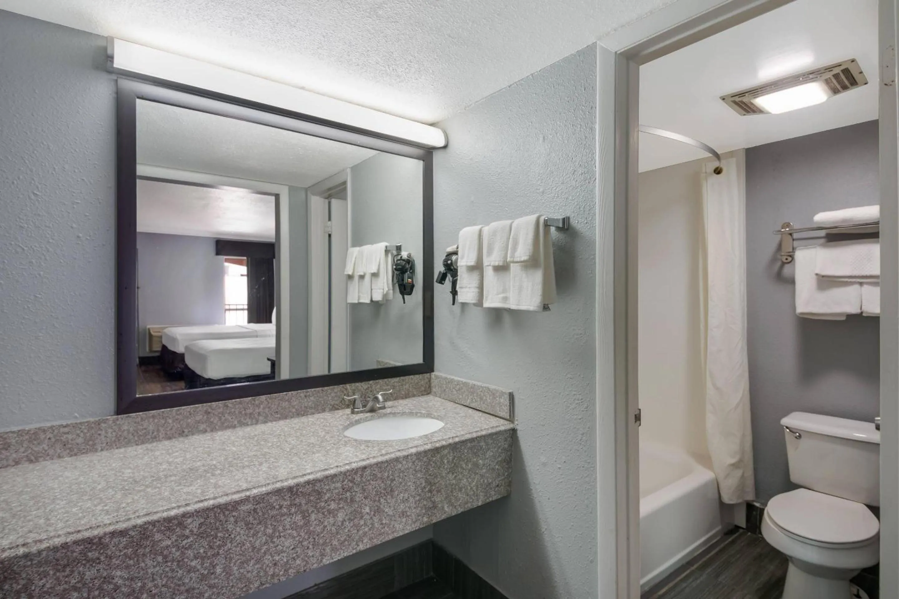 Bedroom in Econo Lodge Austin North near The Domain