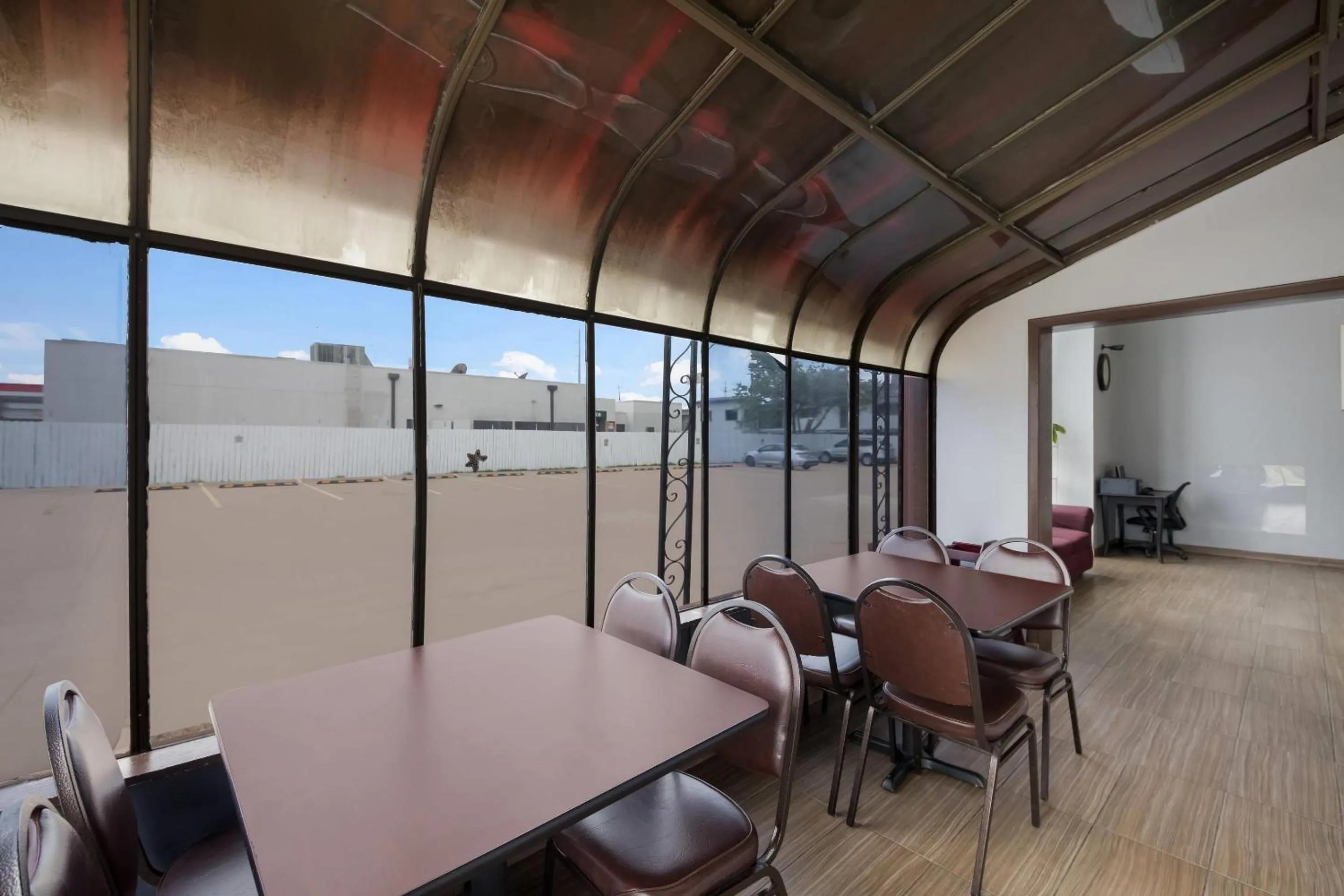 Breakfast in Econo Lodge Austin North near The Domain