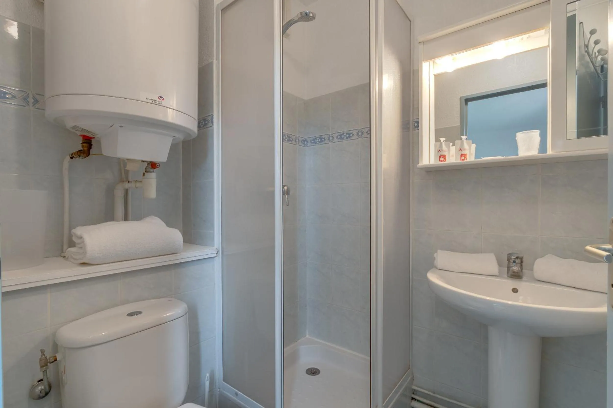 Shower in City Résidence Sophia