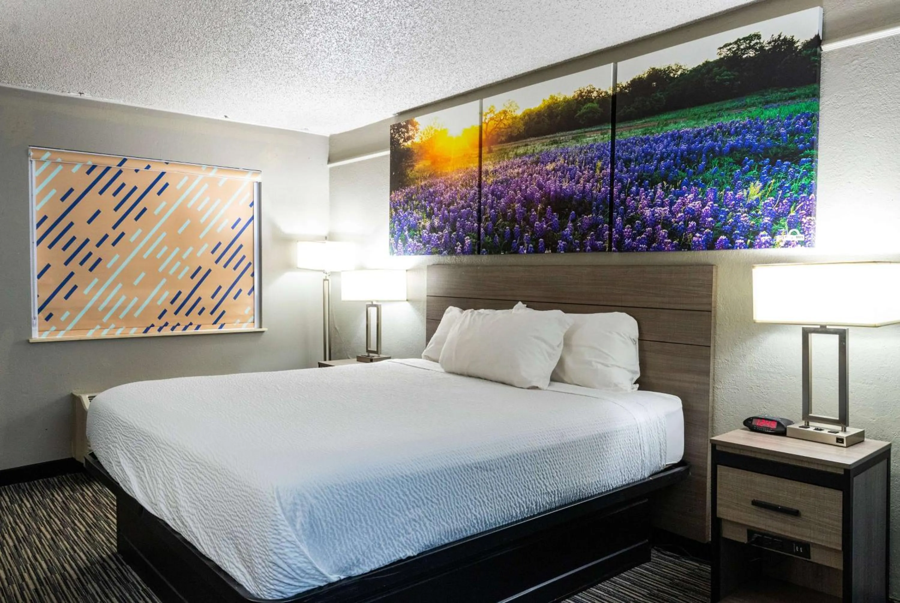 Photo of the whole room, Bed in Days Inn by Wyndham N.W. Medical Center