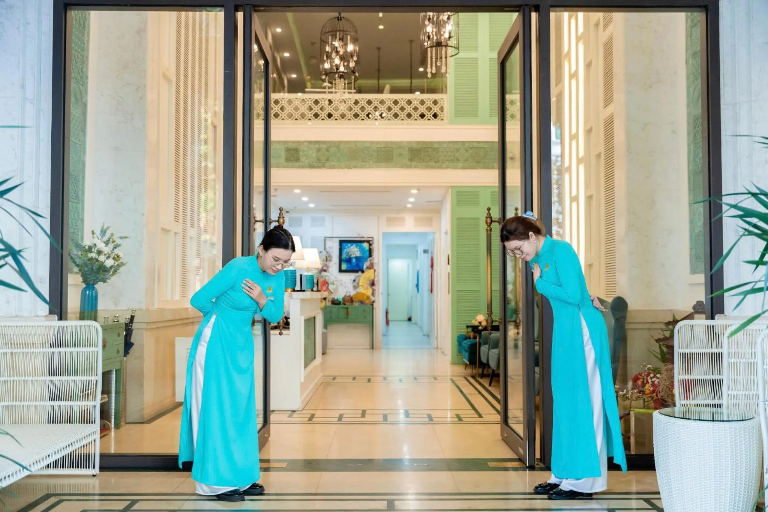 Property building in Minasi HanoiOi Lakeside Hotel