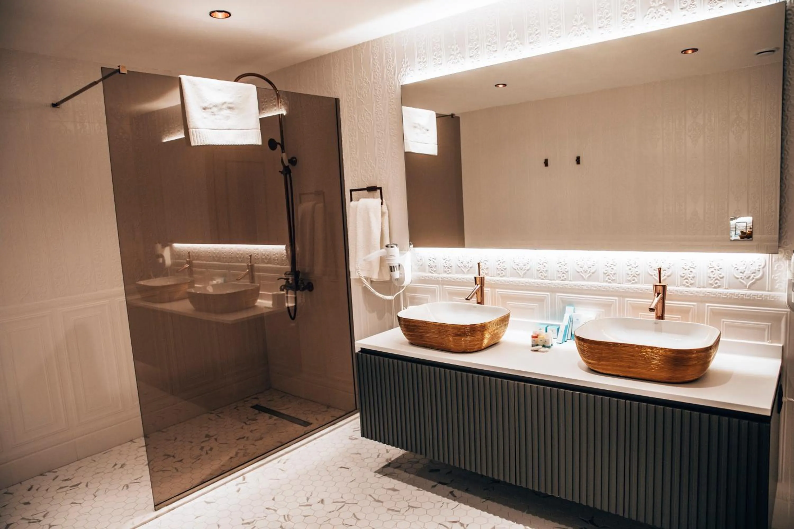 ADEMPİRA TERMAL&SPAHOTEL